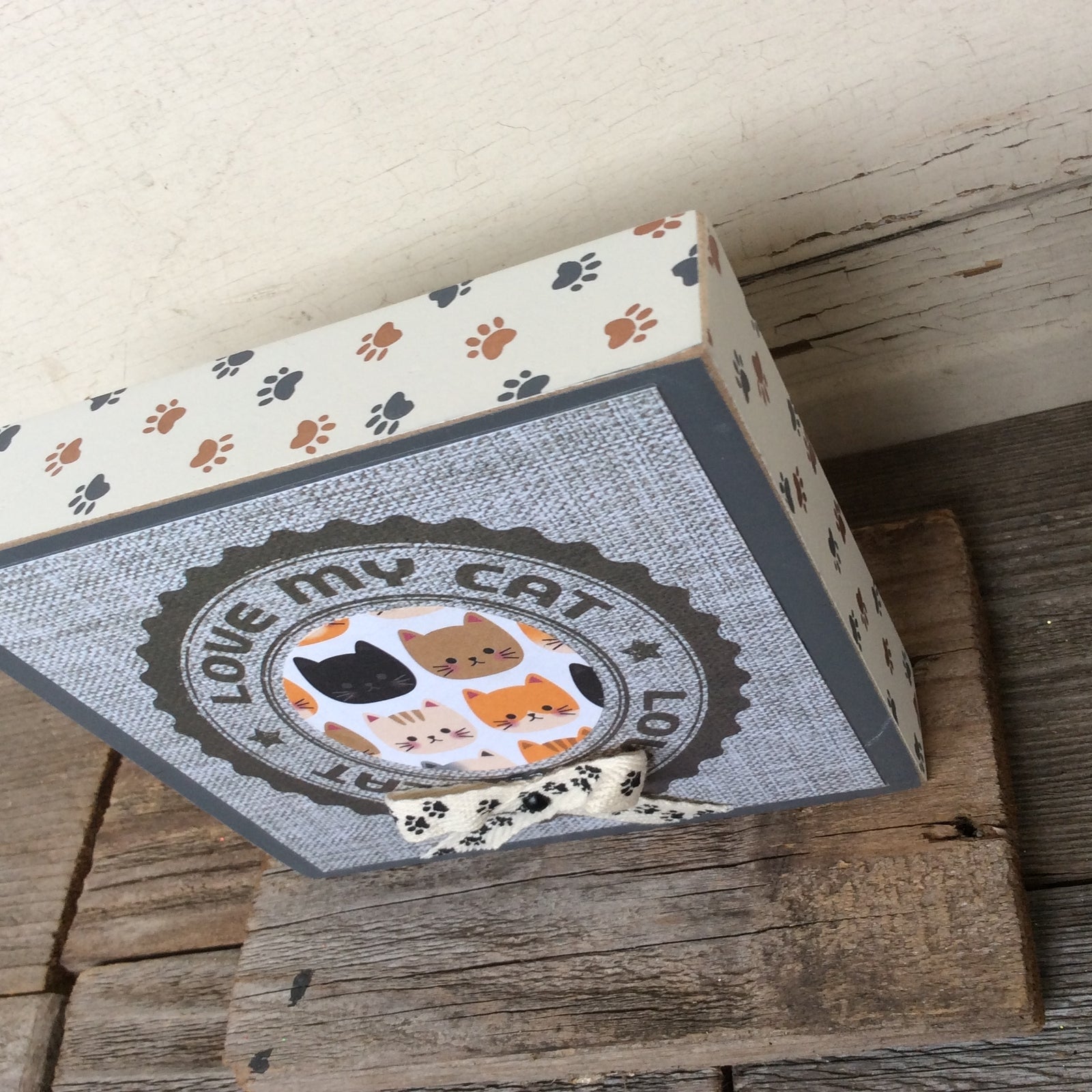 AGD Pet Gift - Love My Cat Chunky Wood Sitter