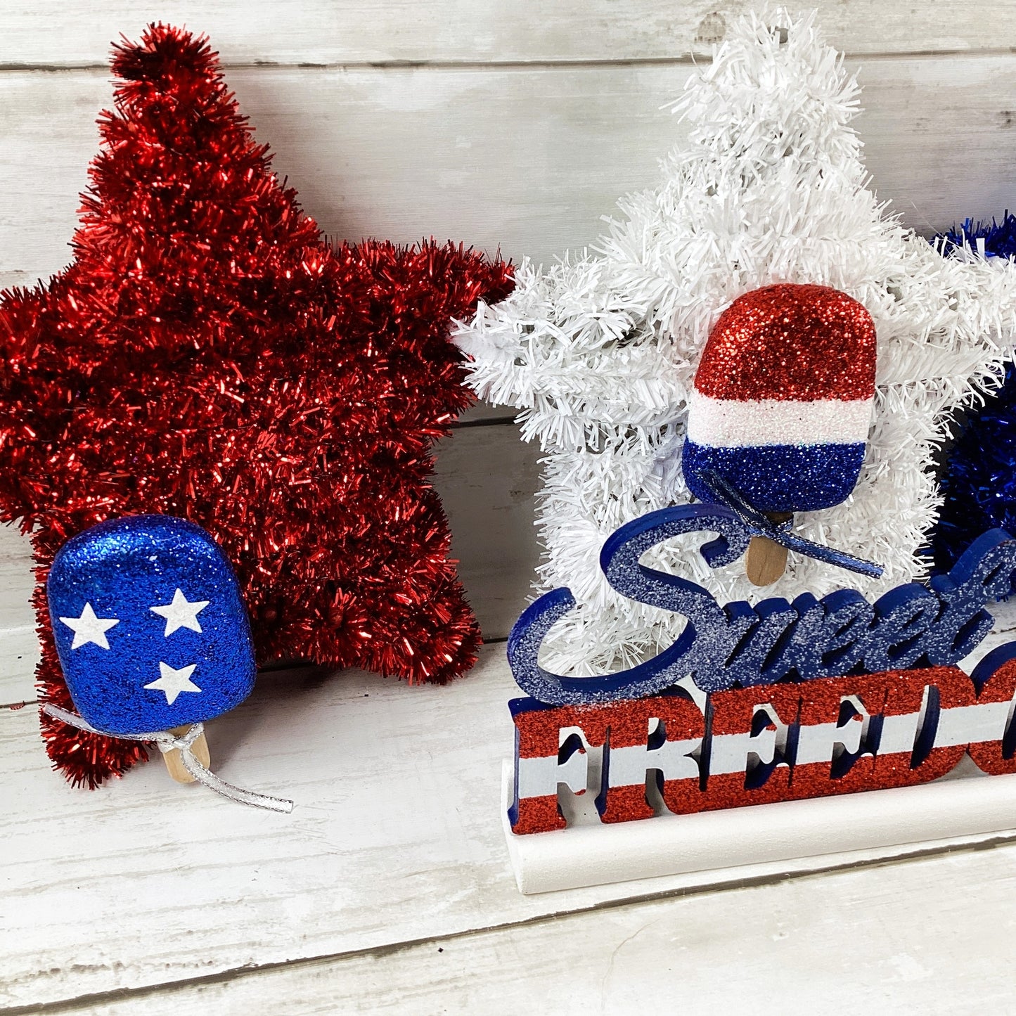 AGD Patriotic Decor -Sweet Freedom Popsicle Tinsel Stars Party Display