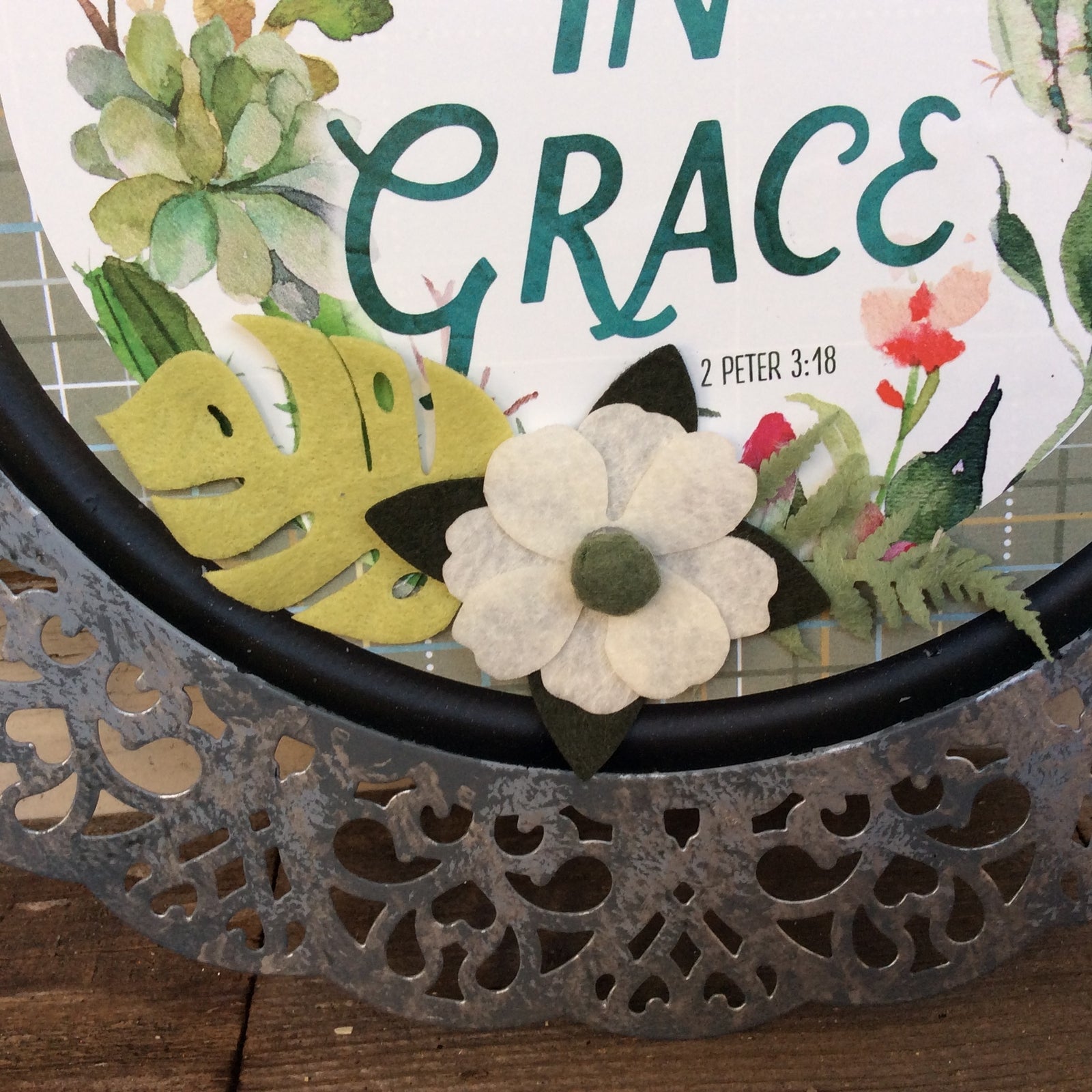 AGD Home Decor - Grow In Grace Greenery Metal Charger Plate