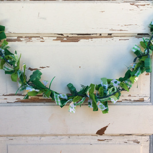 AGD Saint Patricks Decor - Lighted Fabric Shamrock Garland 4ft