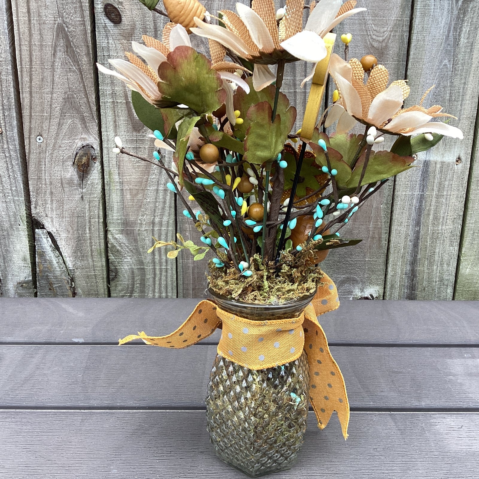 AGD Spring Decor - Summer Flowers Bee Happy Floral Glass Vase Display