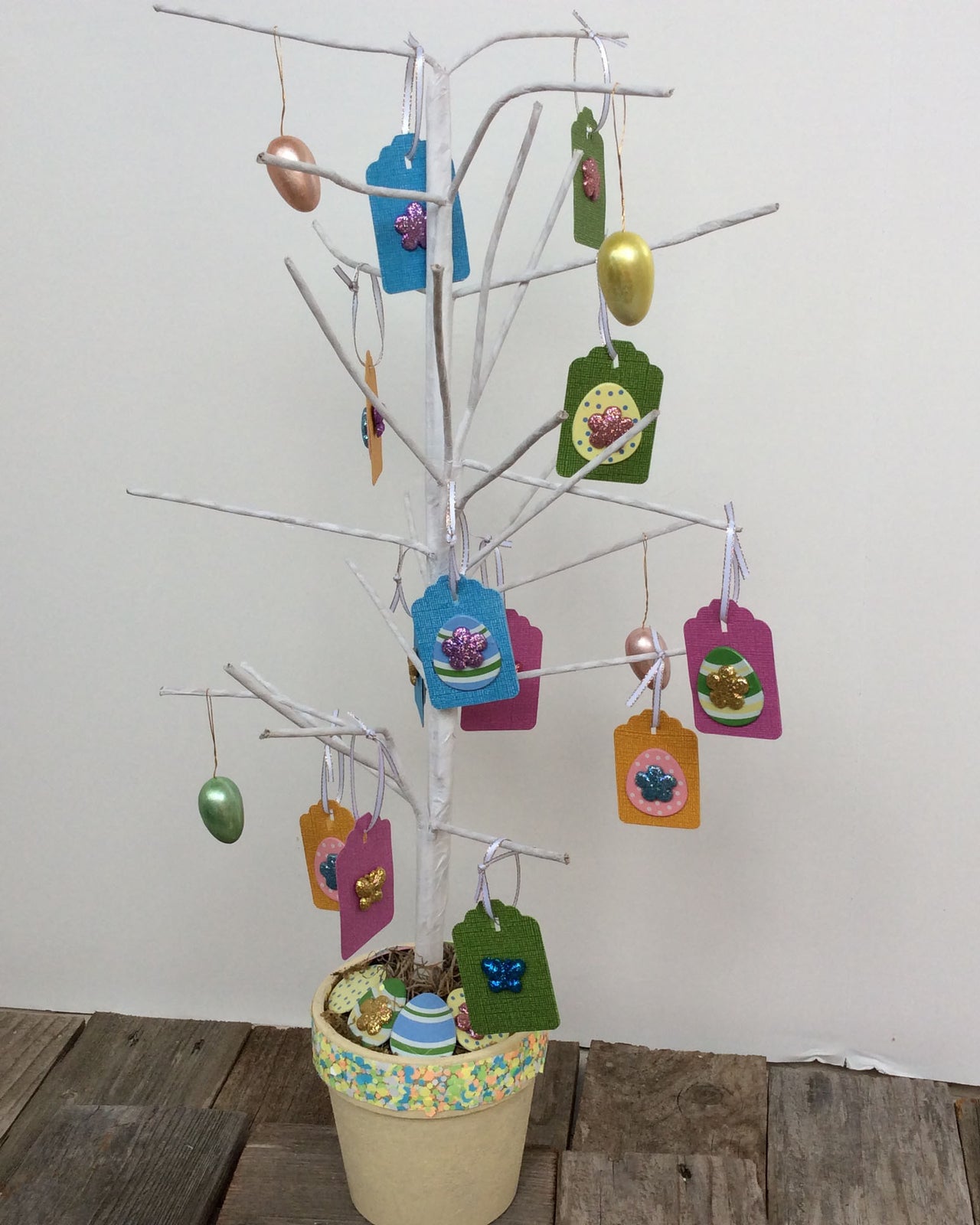 AGD Easter Decor - 2ft White Wire Tree with Ornaments #68