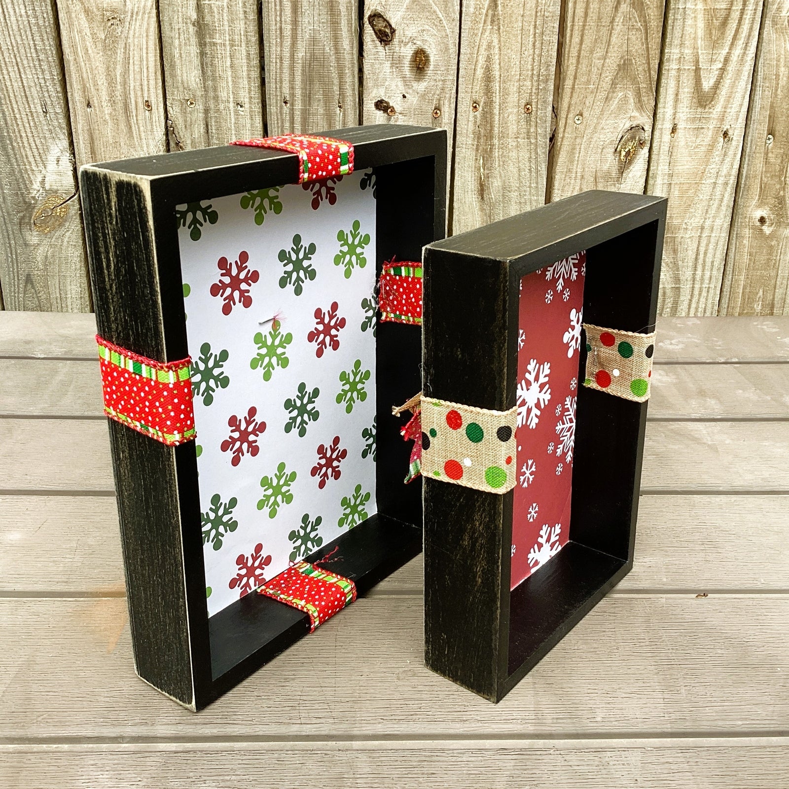 AGD Christmas Decor - Whimsy Red Green Faux Gift Present Box Signs 2pc