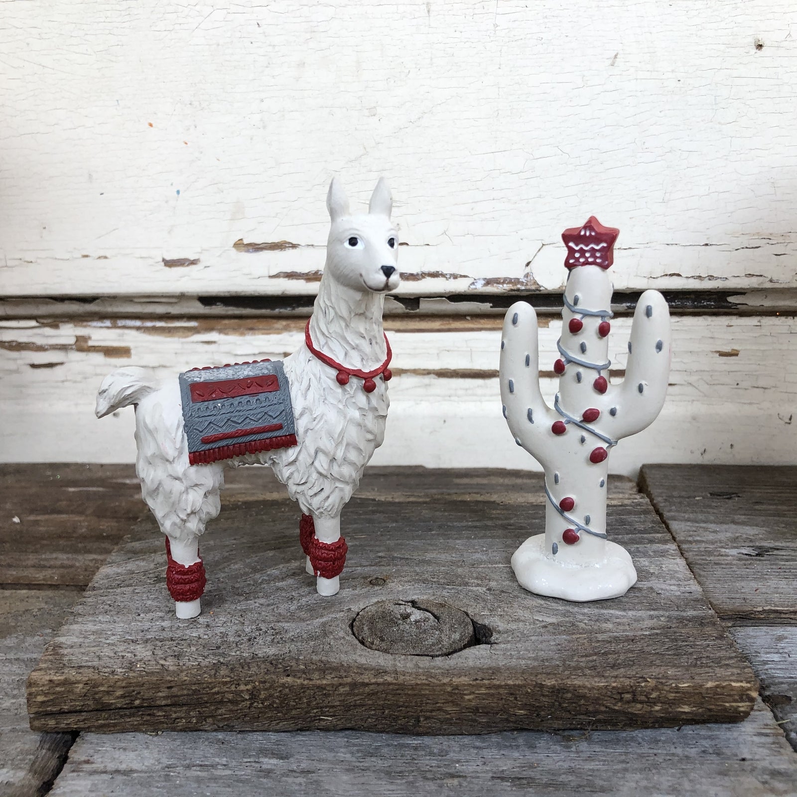 Gerson Christmas Decor - Resin Llama & Sign 3pc Bundle