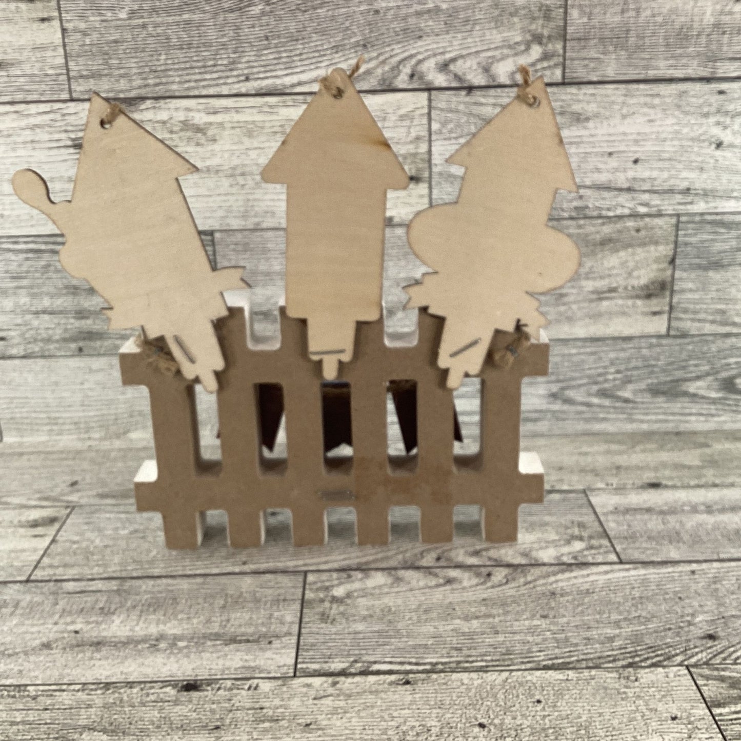 AGD Patriotic Decor - Chunky Wood USA Fireworks Fence Sitter