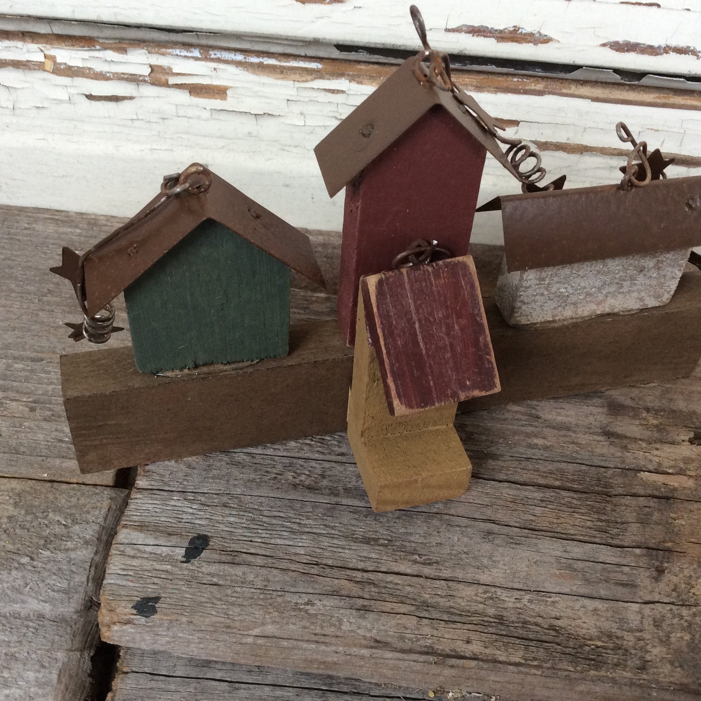 AGD Home Decor - Prim Faith Family Friends Mini Bird House