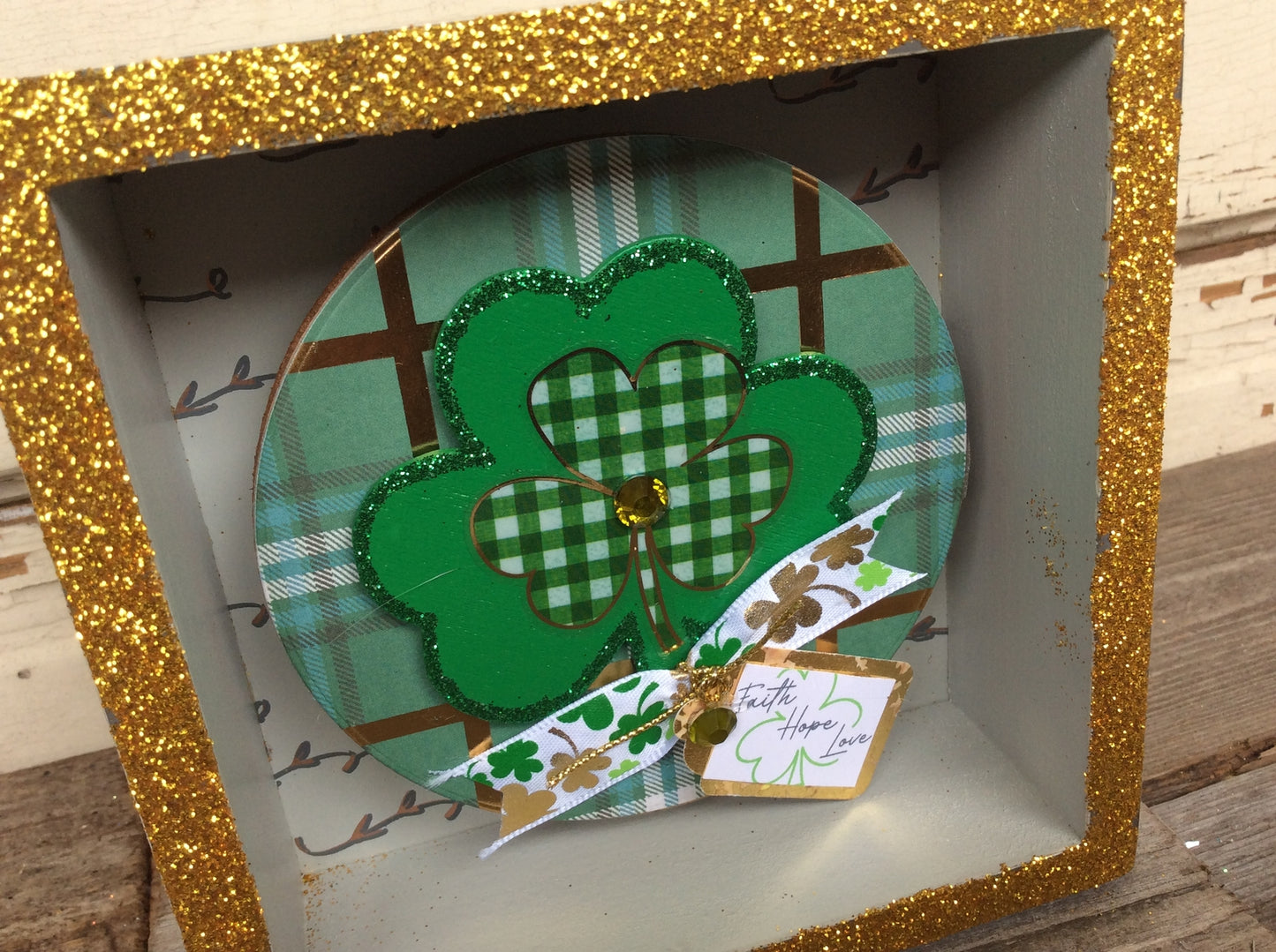 AGD St Patrick's Decor - Good Luck Shamrock Inset Box Sign