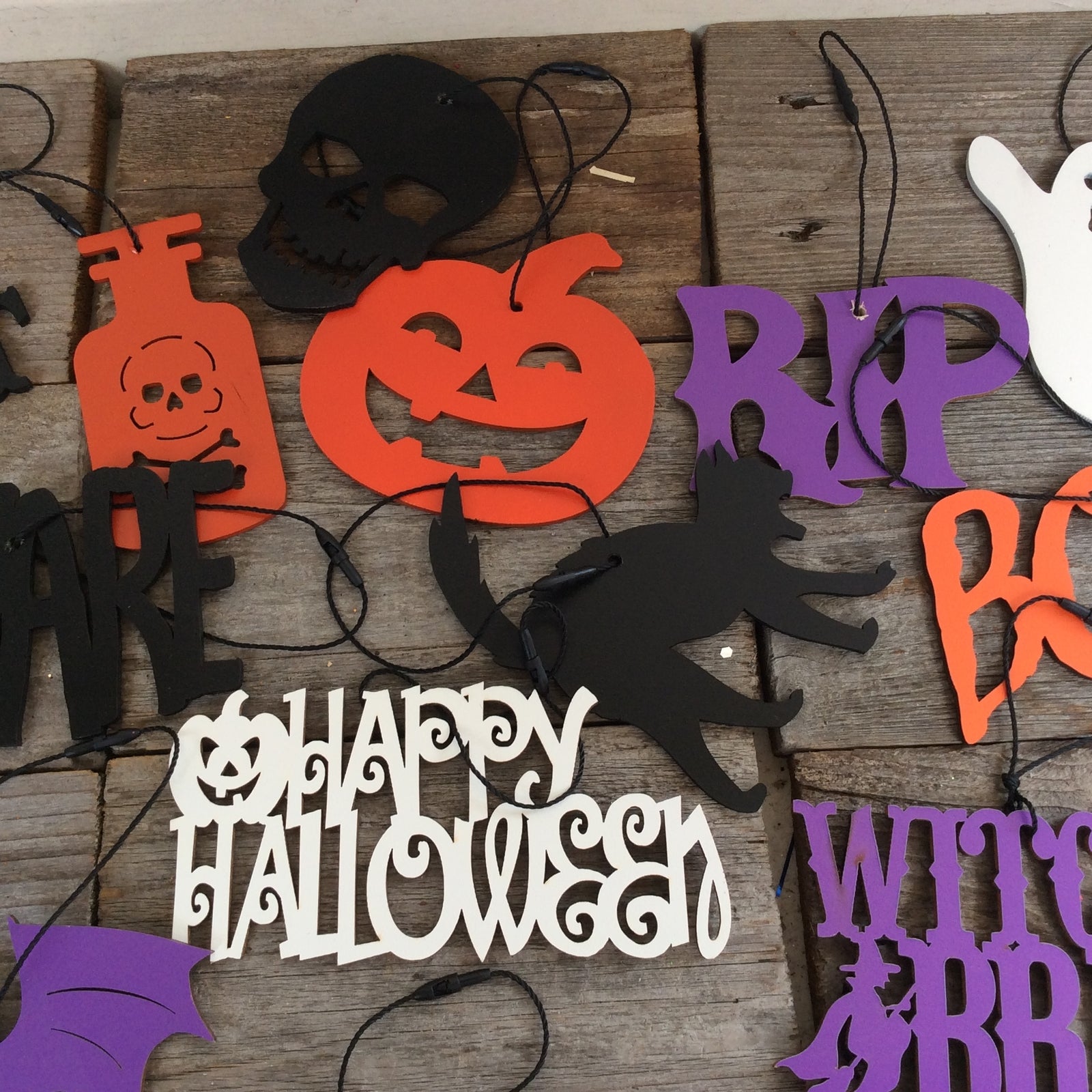 AGD Halloween Decor - Wood Icon & Words Die Cut Ornaments 15pc Set