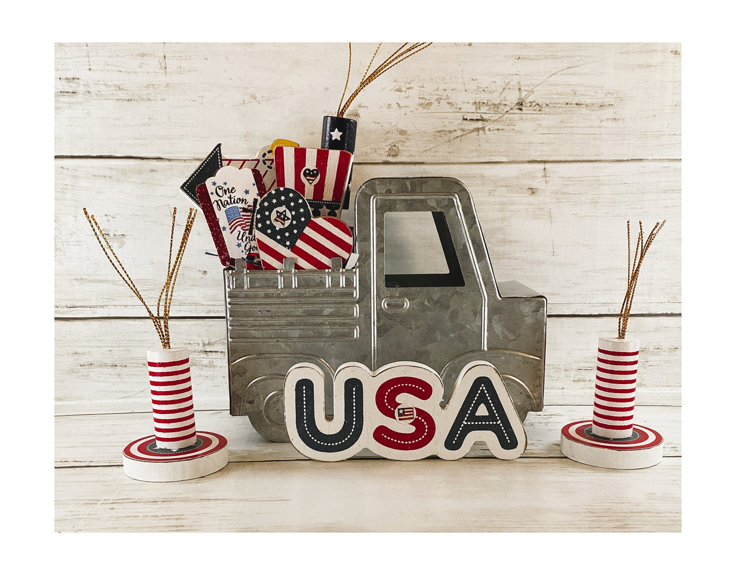 AGD Patriotic Decor - July 4th USA Metal Truck Tabletop Display