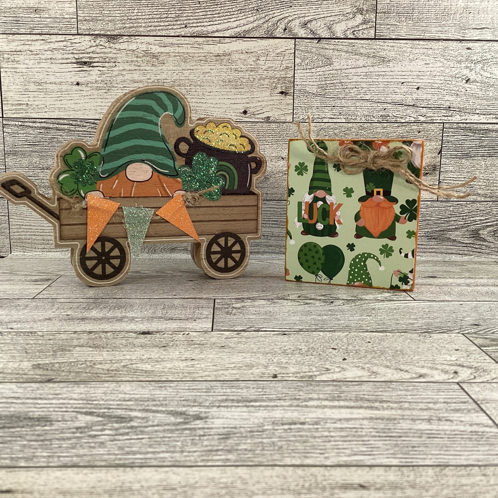 AGD  St Patrick's Decor - Lucky Irish Gnome Chunky Wagon Inset Sign 2pc Set