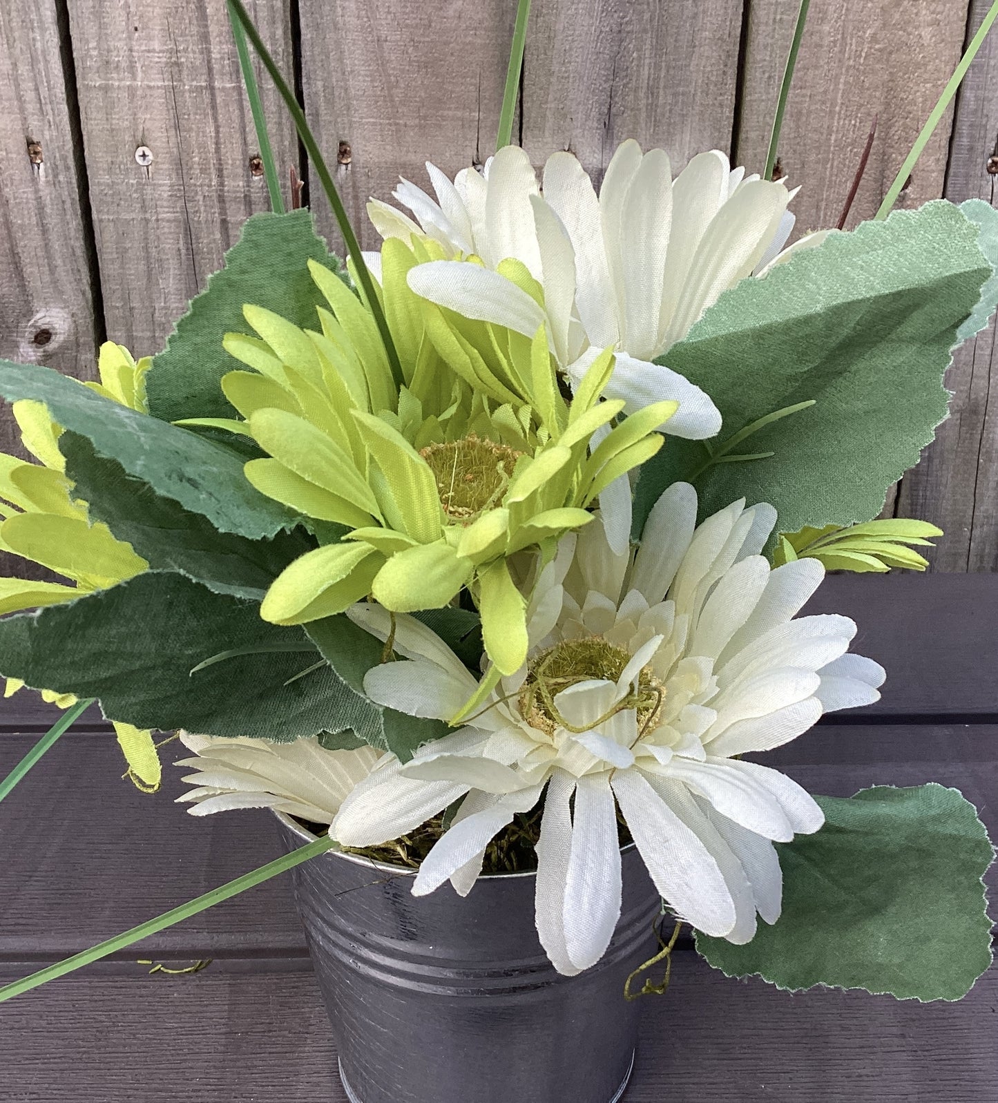 AGD Summer Decor - Green Lime Gnome Galvanized Floral Display