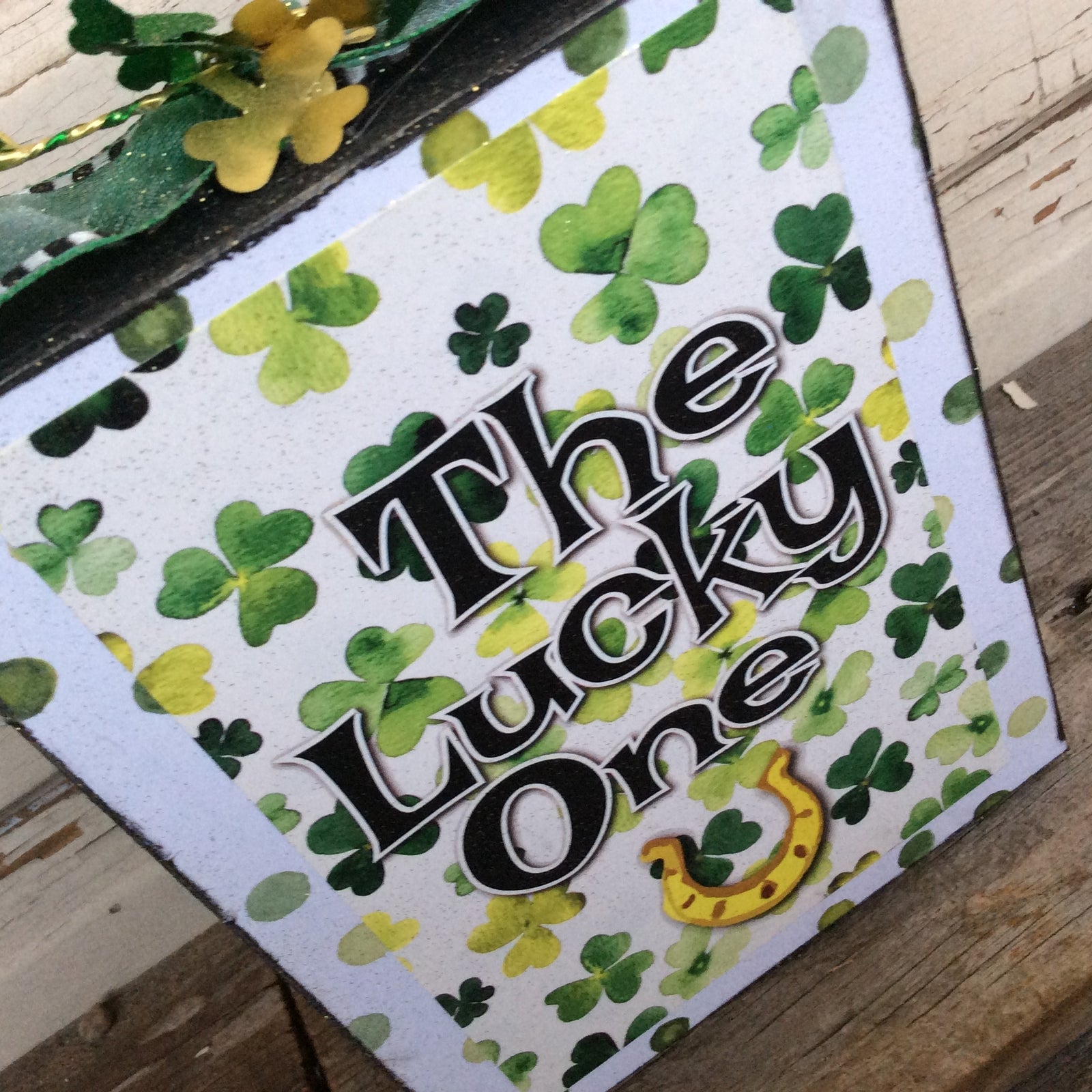 AGD Saint Patrick's Decor  –  Lucky One Horseshoe Box Sign