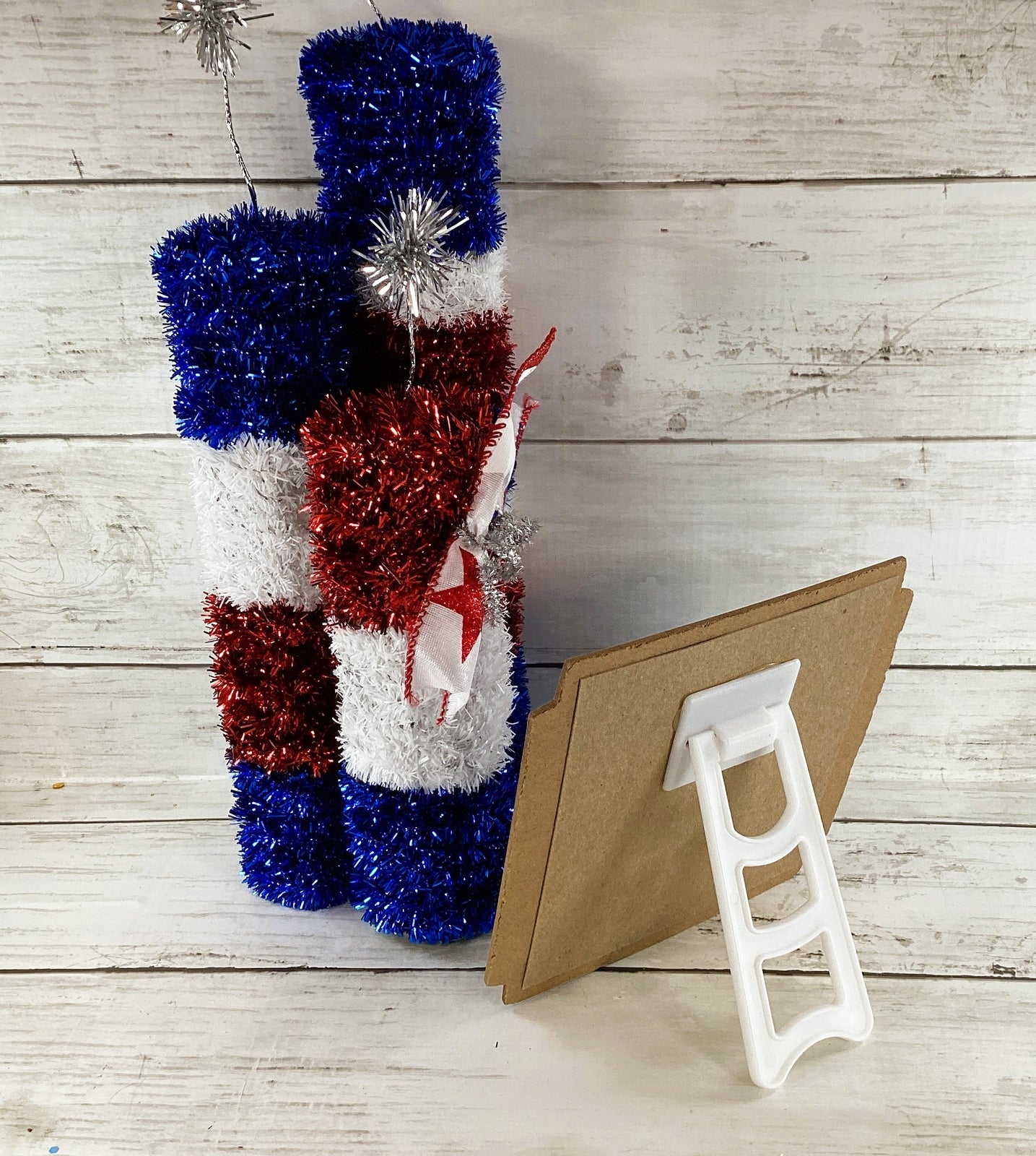 AGD Patriotic Decor - July 4th Liberty Tinsel Firecracker Party Display