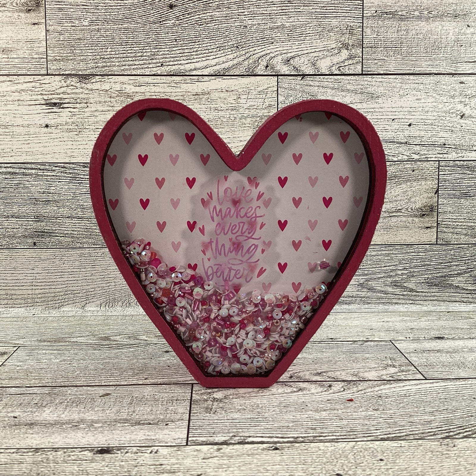 AGD  Valentines Decor - Heart Shaped Chunky Wood Shaker
