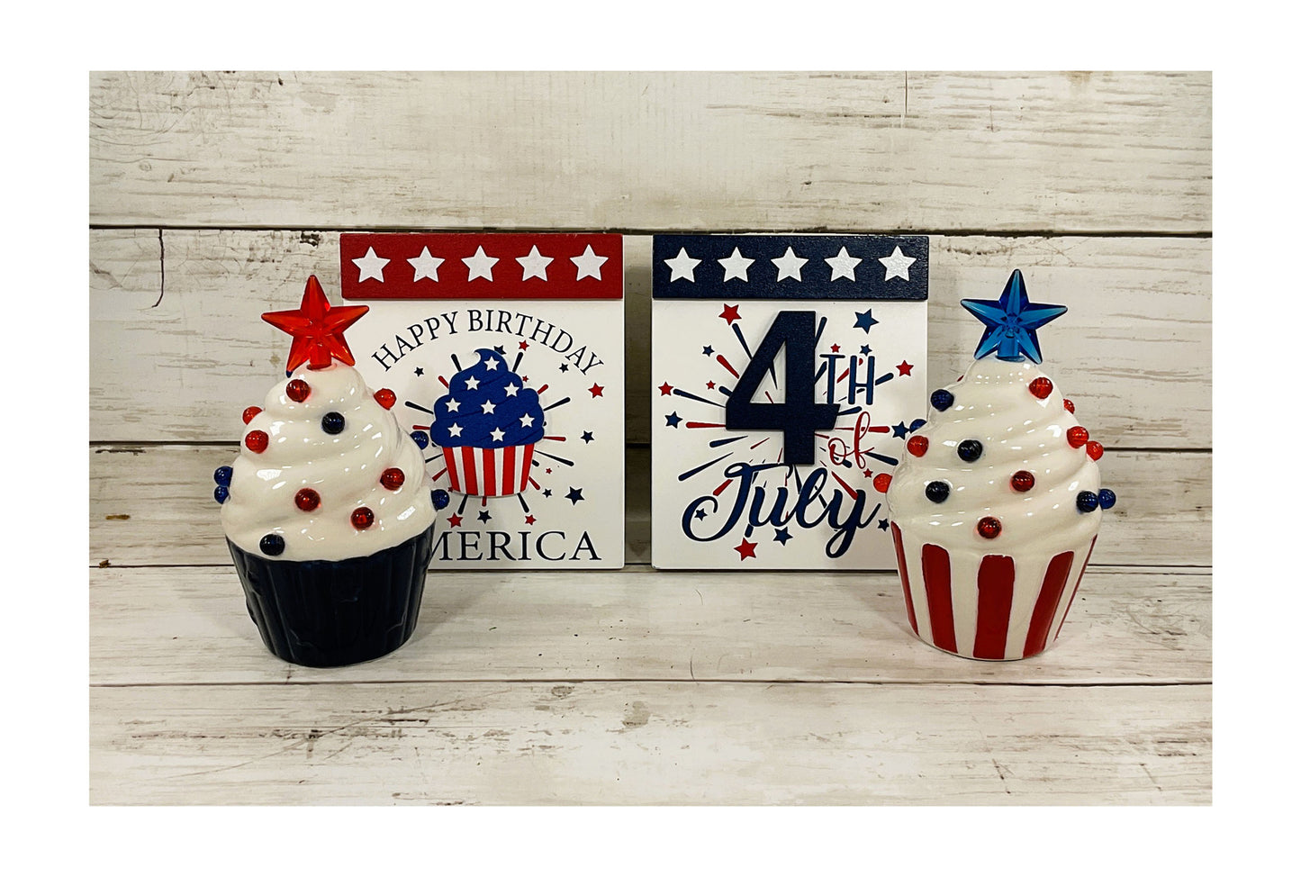 HL Patriotic Decor - Light Up Ceramic Cupcakes & Signs 4pc Set
