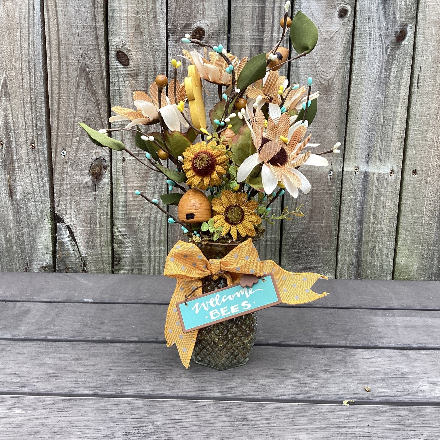 AGD Spring Decor - Summer Flowers Bee Happy Floral Glass Vase Display