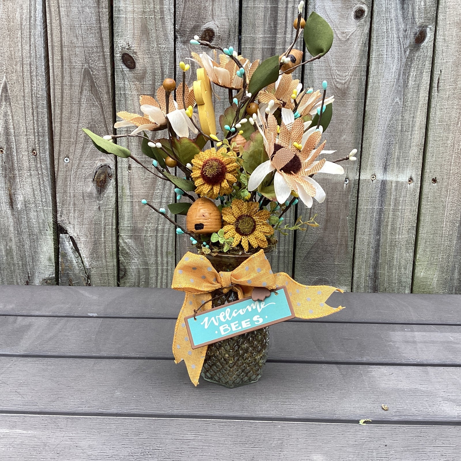 AGD Spring Decor - Summer Flowers Bee Happy Floral Glass Vase Display