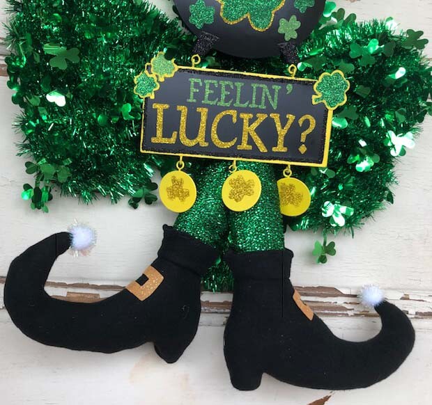 AGD St Patricks Decor - Green Tinsel Feeling Lucky Leprechaun Wreath