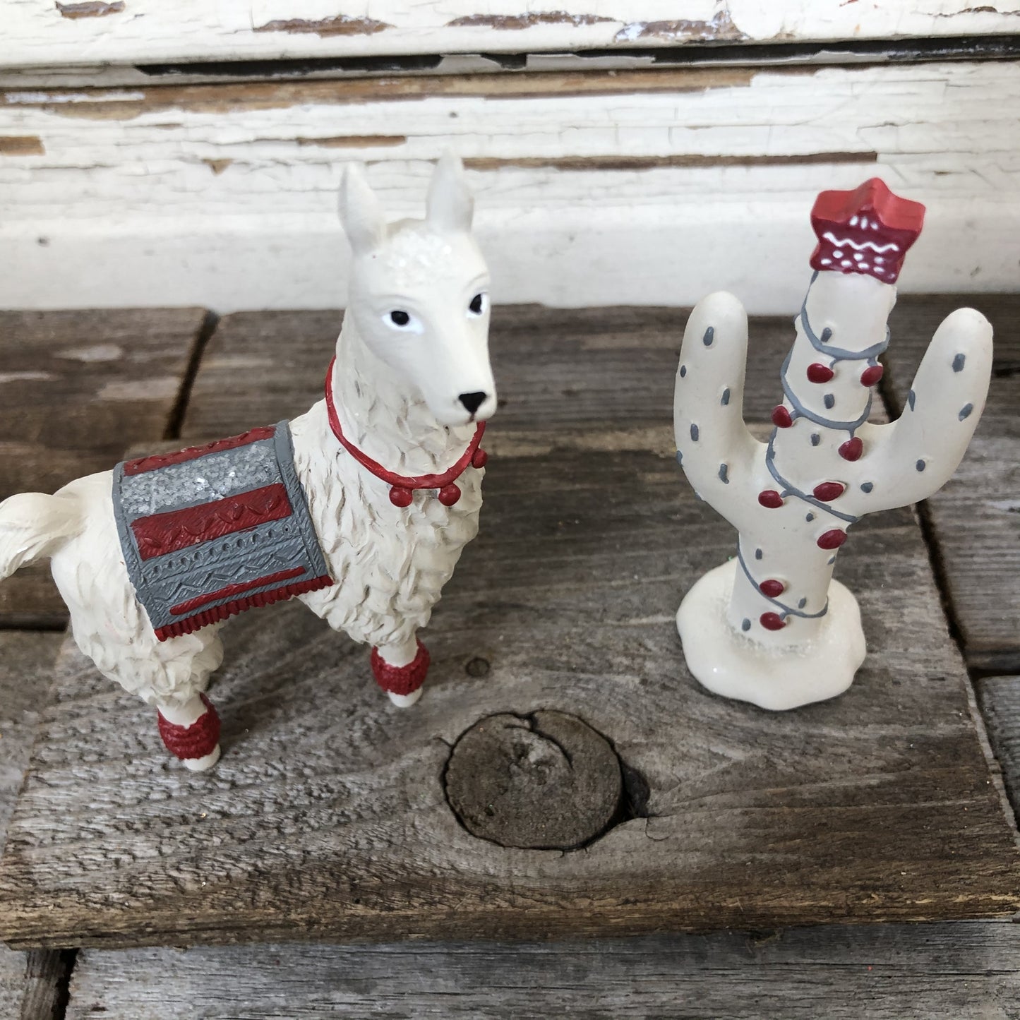 Gerson Christmas Decor - Resin Llama & Sign 3pc Bundle