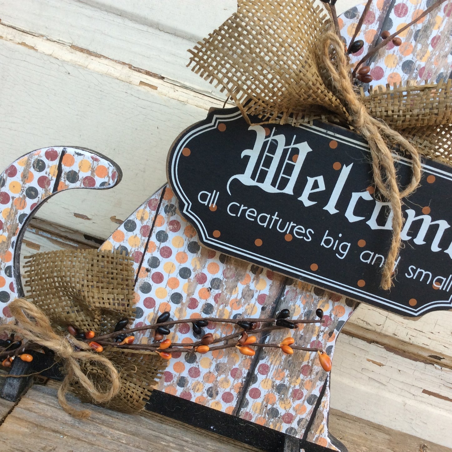AGD Halloween Decor - Welcome All Creatures Cat Wood Decor
