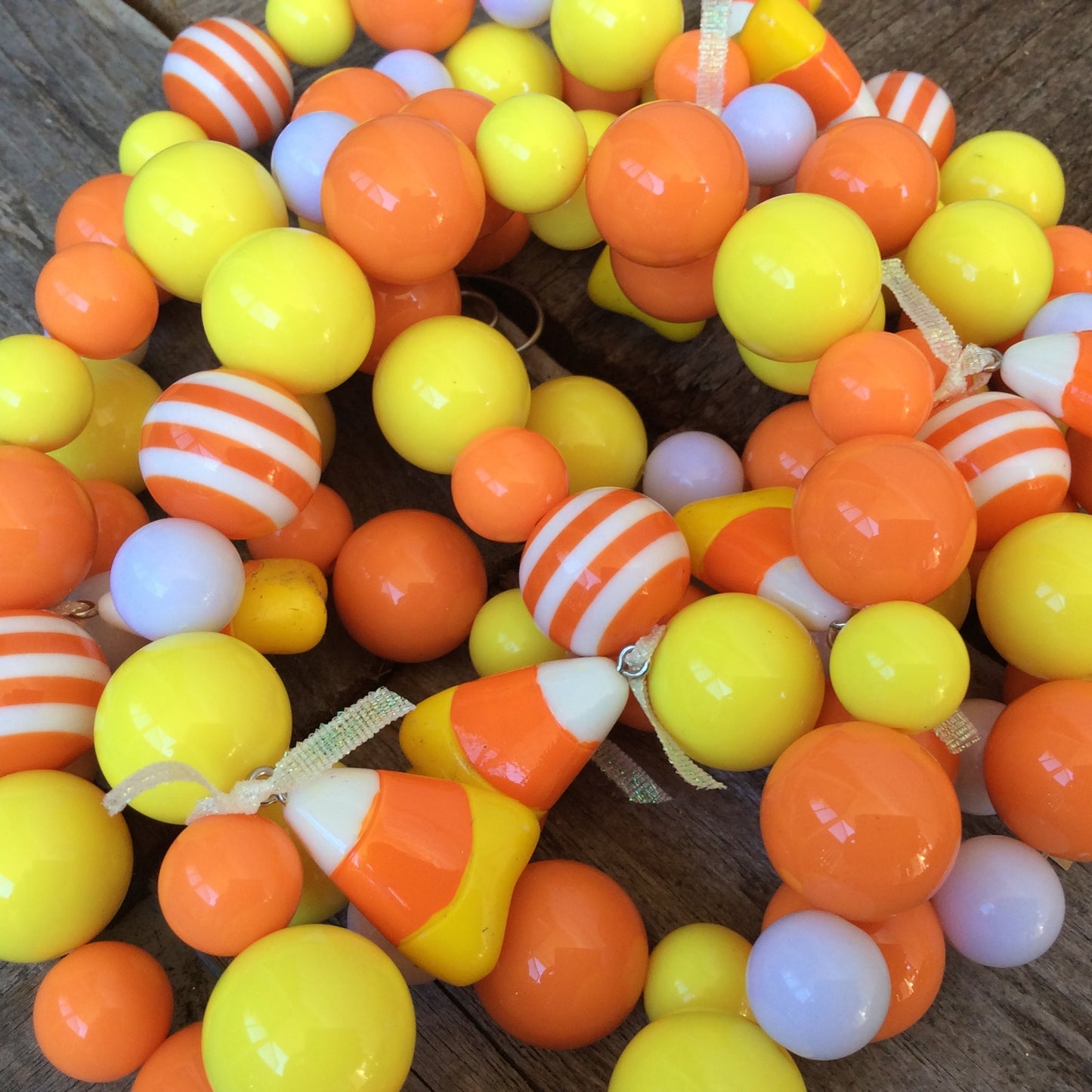 AGD Halloween Decor – Candy Corn Chunky Bead String Garland