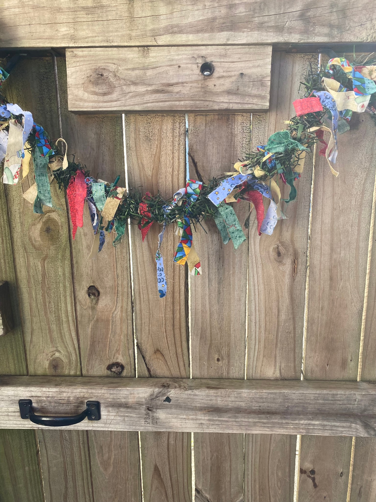 AGD Christmas Decor - Lighted Faux Pine Fabric Prim Christmas Garland 15ft