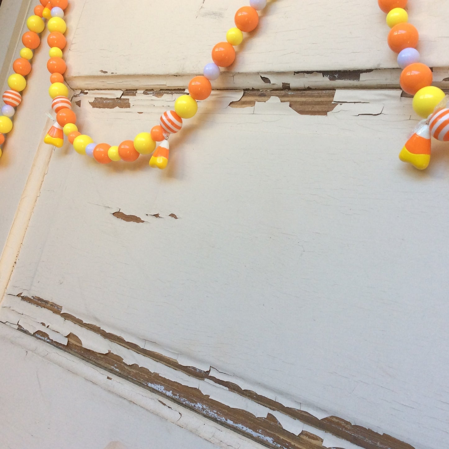 AGD Halloween Decor – Candy Corn Chunky Bead String Garland