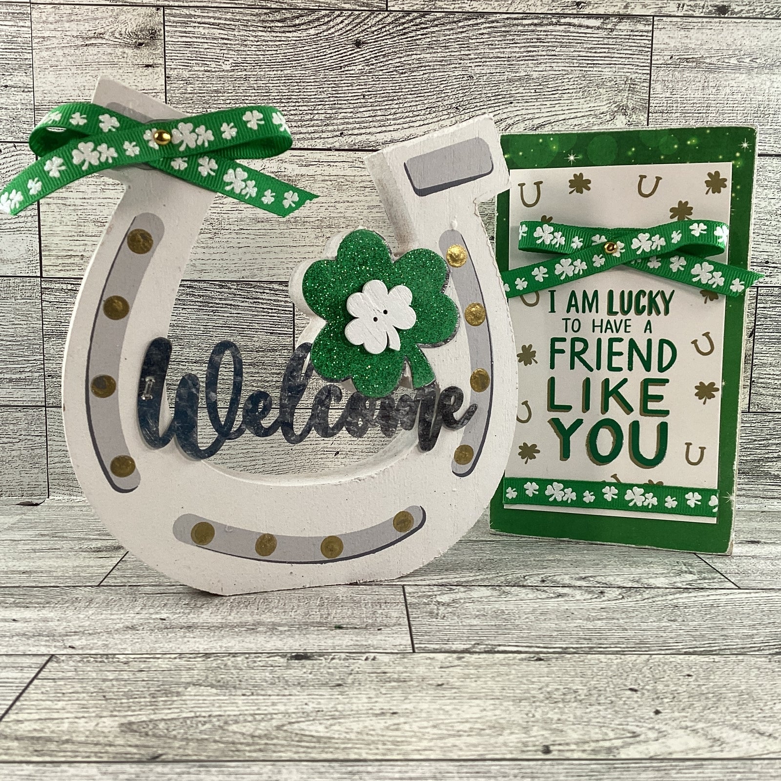 AGD St Patrick's Decor - Chunky Horseshoe Lucky Friend Sign 2pc Set