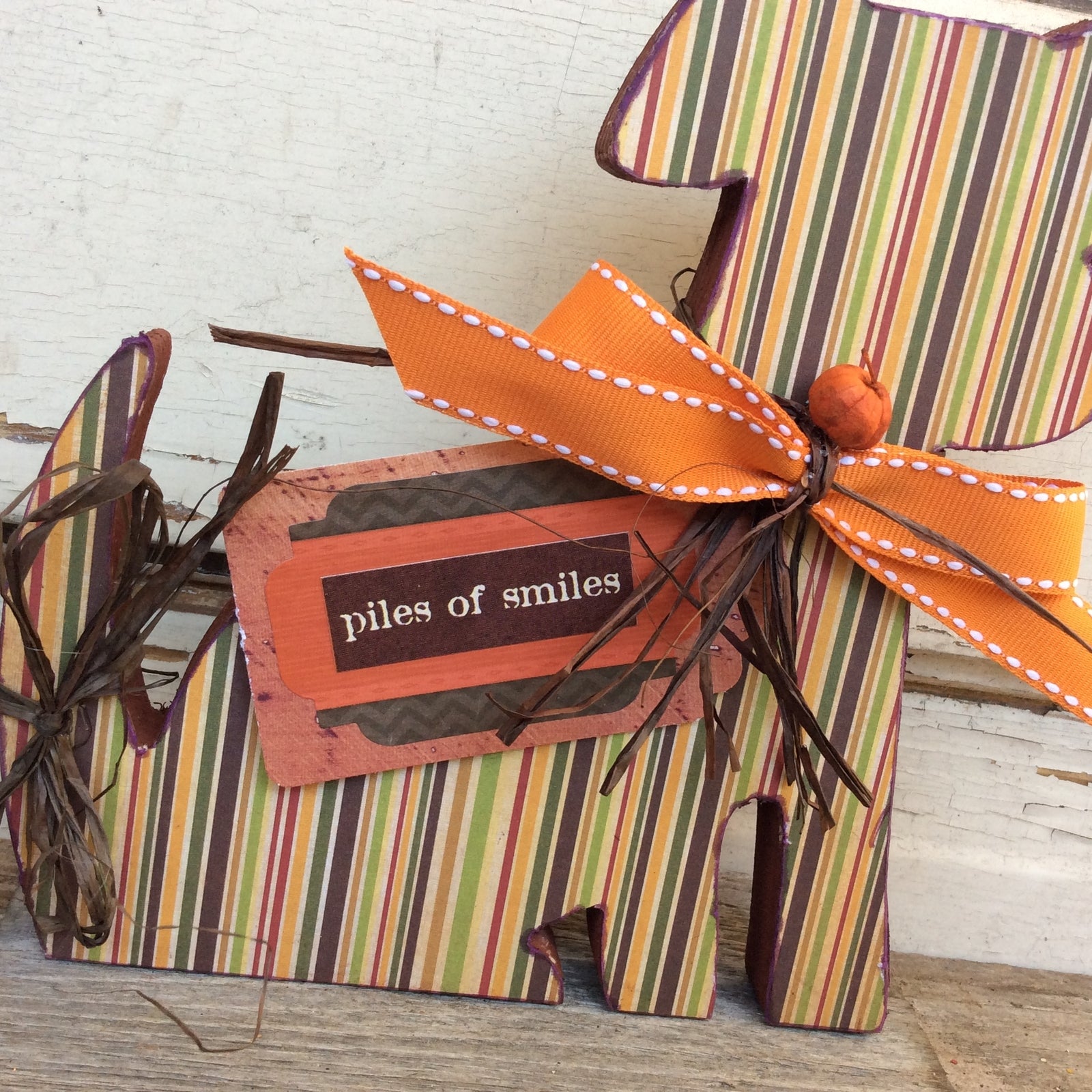 AGD Fall Decor - Piles of Smiles Prim Dog Display