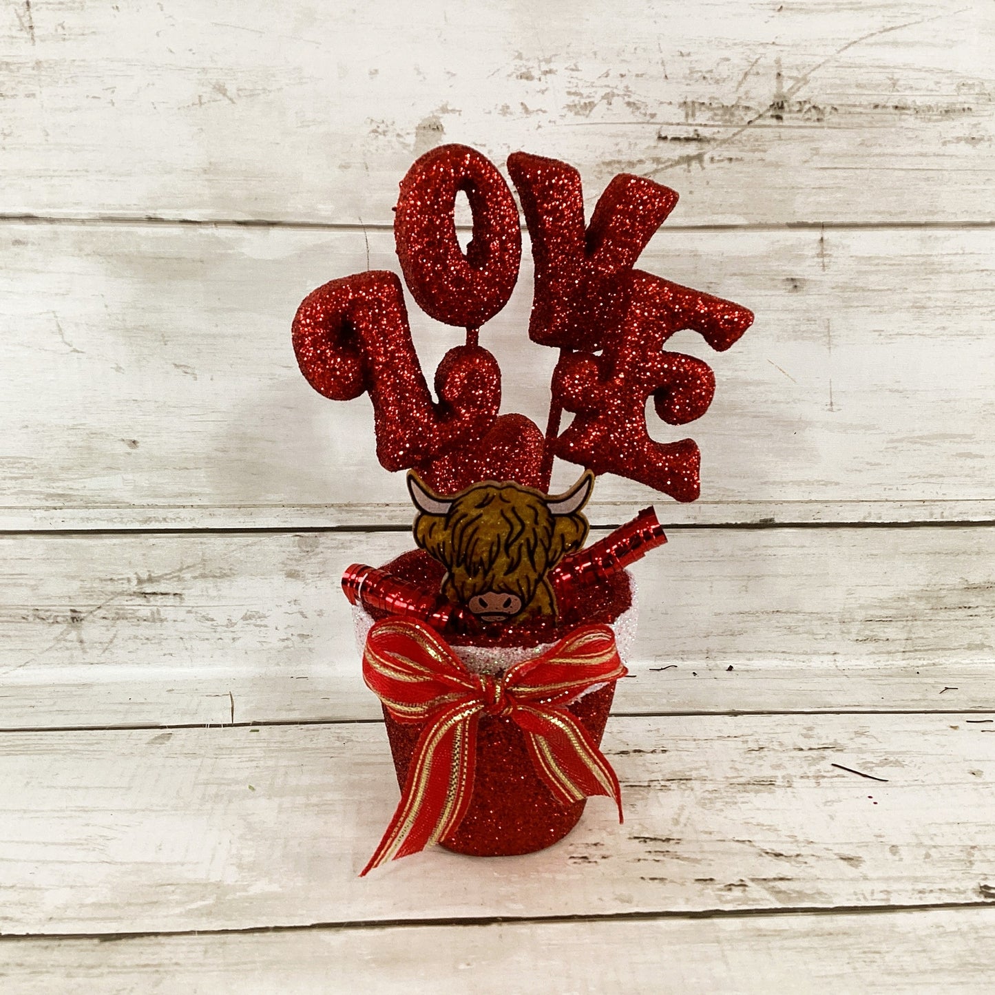 AGD Valentines Decor - Highland Cow Love Glitter Pot Display