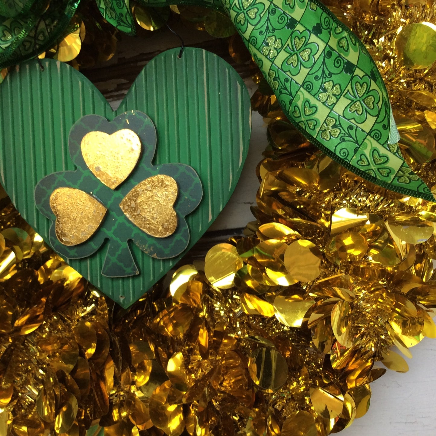 AGD St Patrick's Day Decor - Gold Tinsel Shamrock Green Heart Wreath