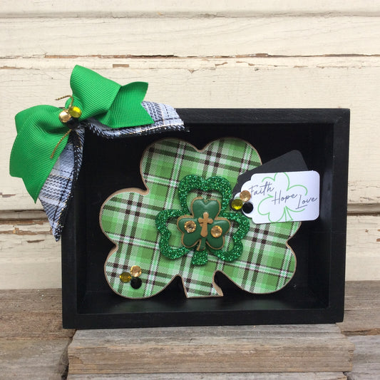 AGD St Patrick's Decor - Faith Hope Love Chunky Shamrock Sign