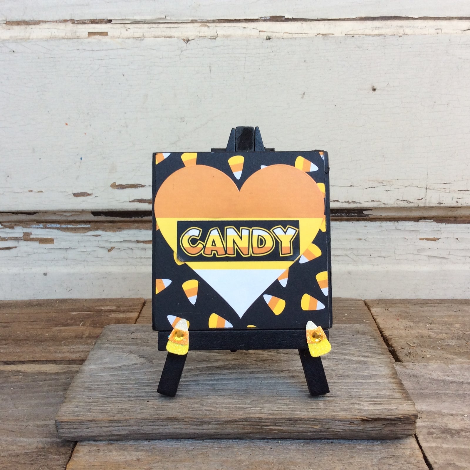 AGD Halloween Decor - Heart (Love) Candy Corn Easel Display