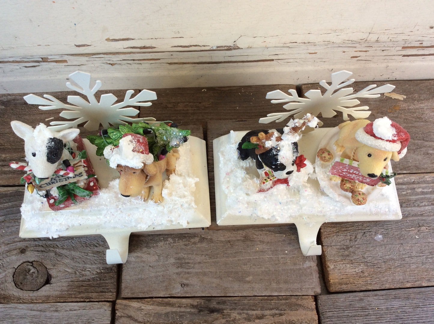 AGD Christmas Decor – Resin Naughty Puppy Dog Stocking Holder 2pc Set