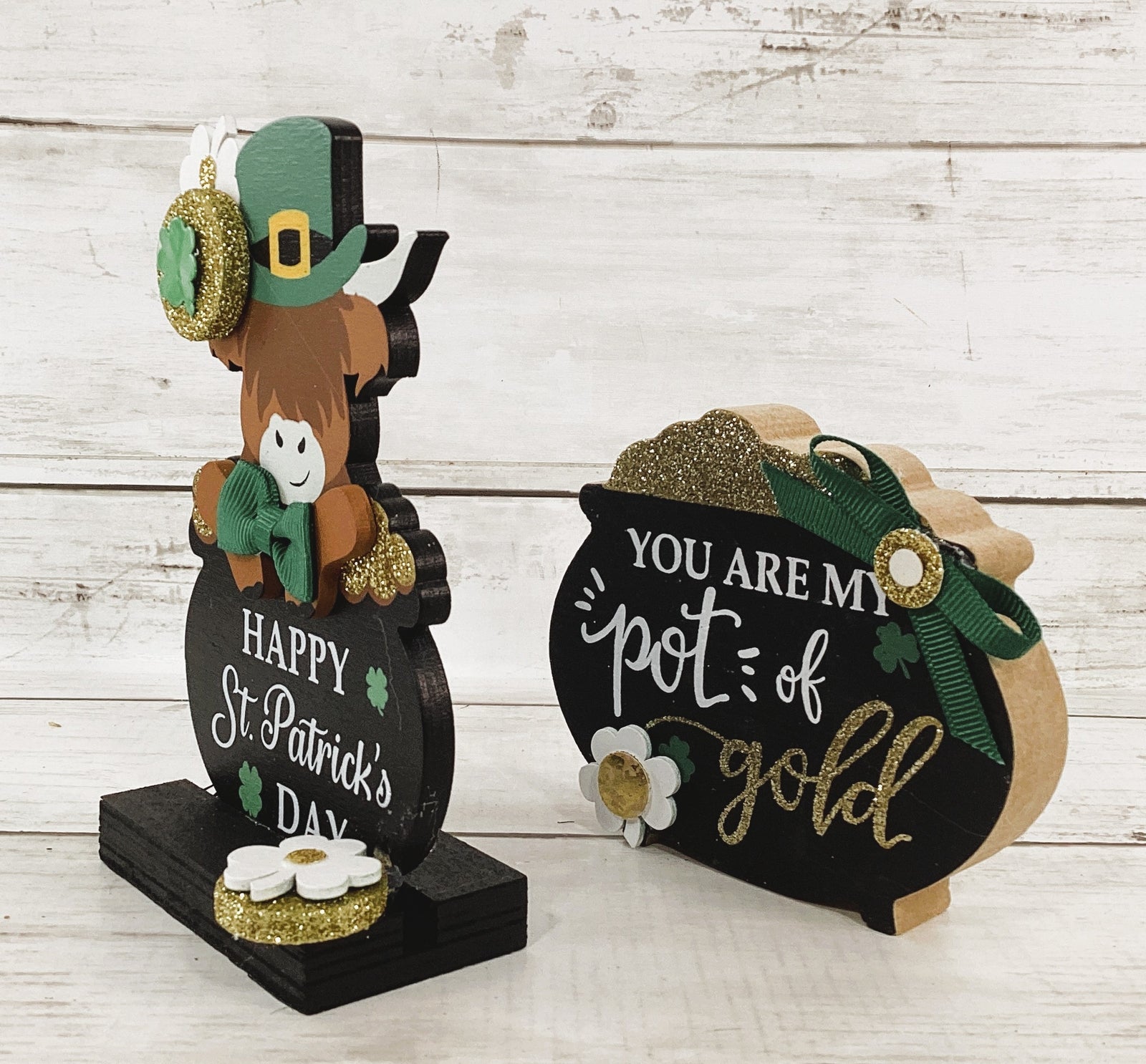 AGD St Patrick Decor - Highland Cow Pot of Gold Tier Tray 2pc