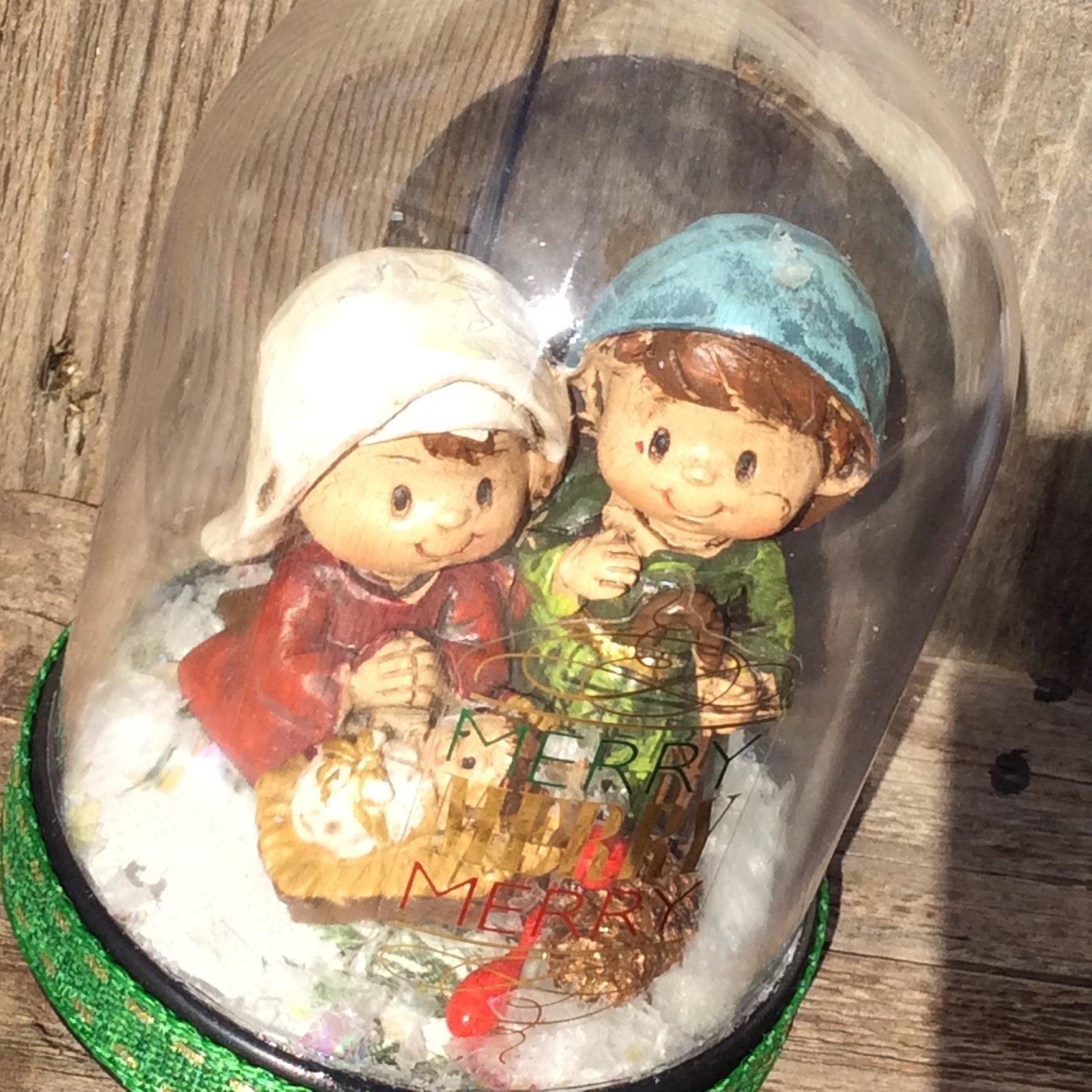 AGD Christmas Decor - Dome Nativity Family Merry Merry Merry