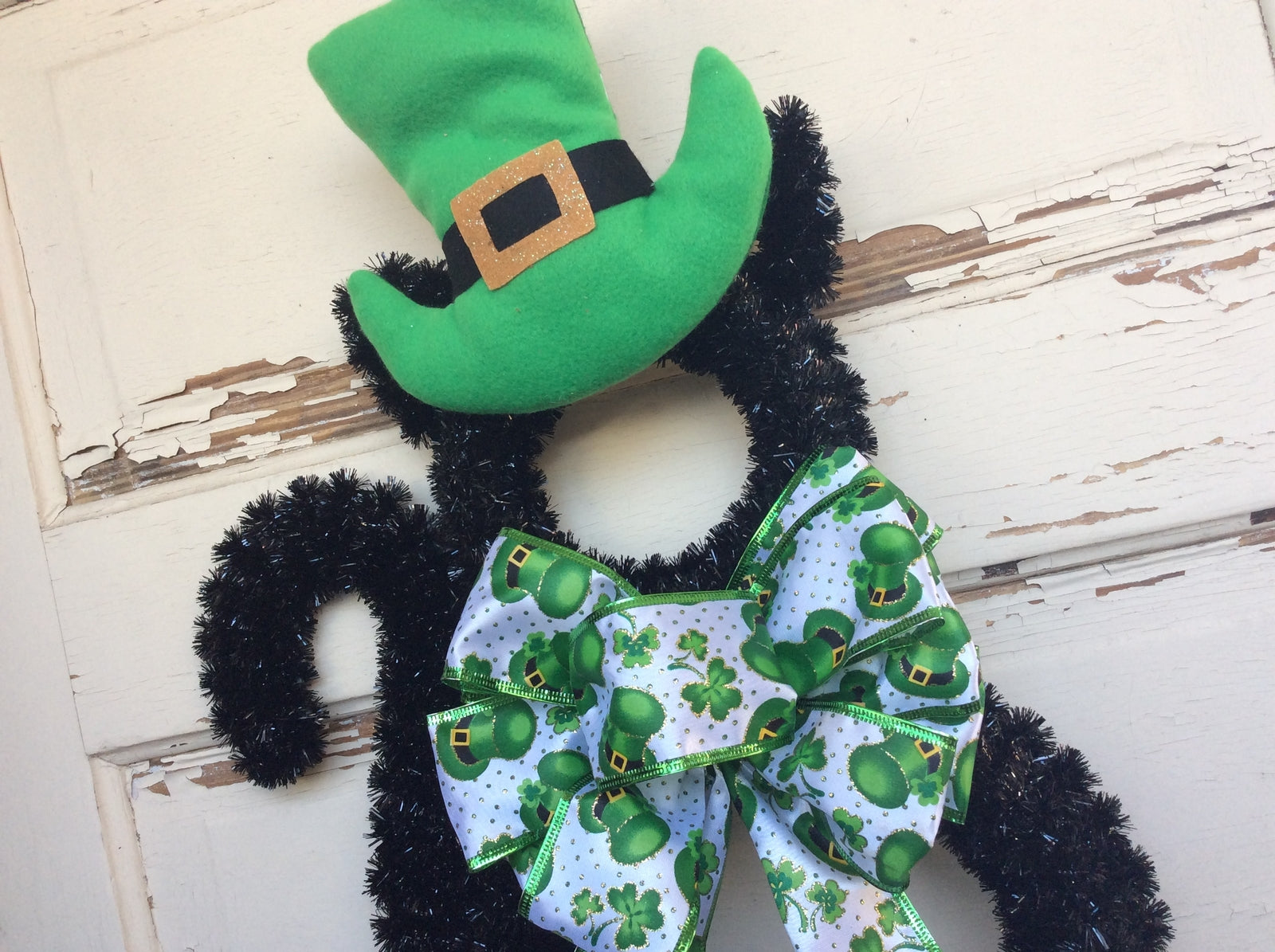 AGD Saint Patricks Decor - Green Black Cat Hat and Legs Tinsel Wreath