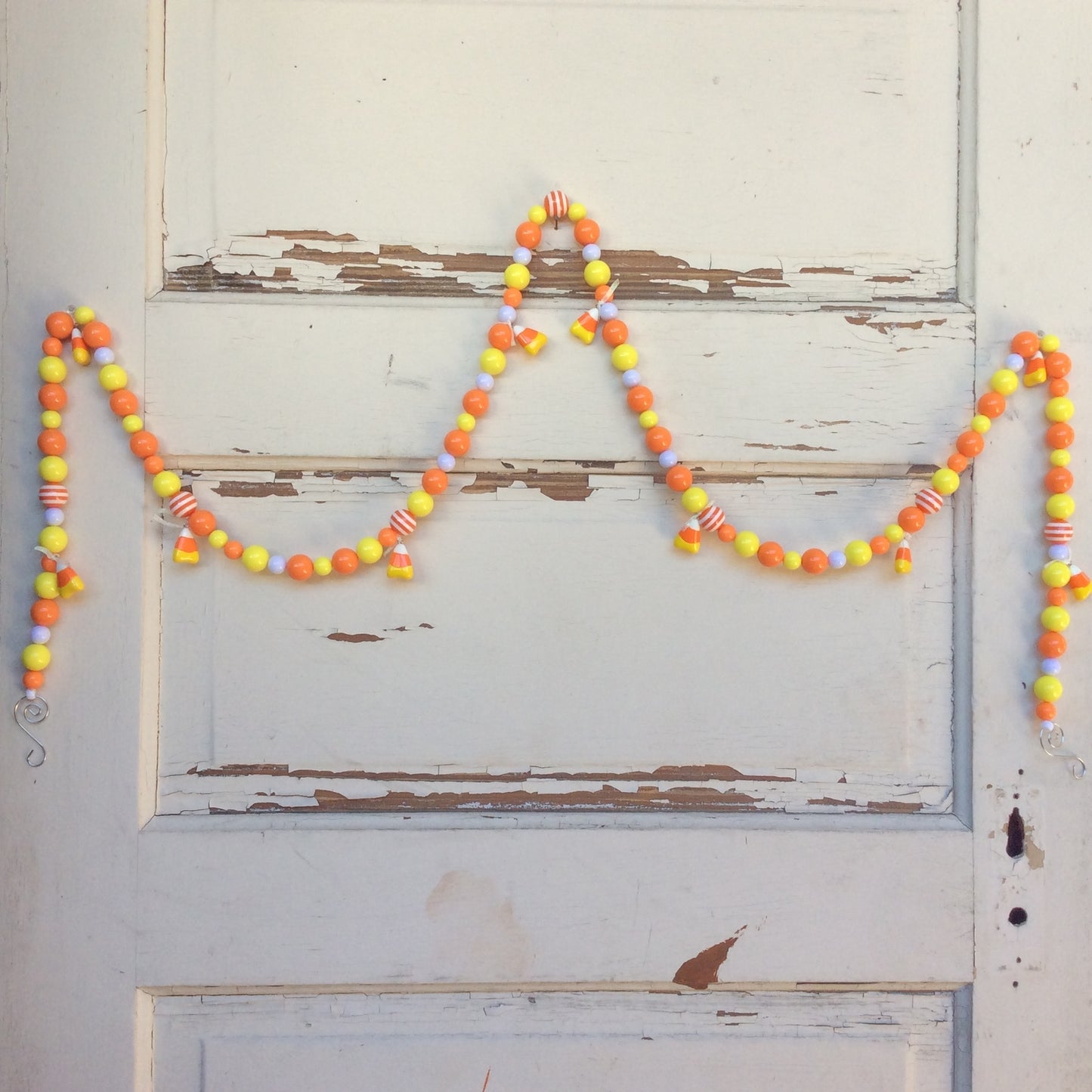 AGD Halloween Decor – Candy Corn Chunky Bead String Garland