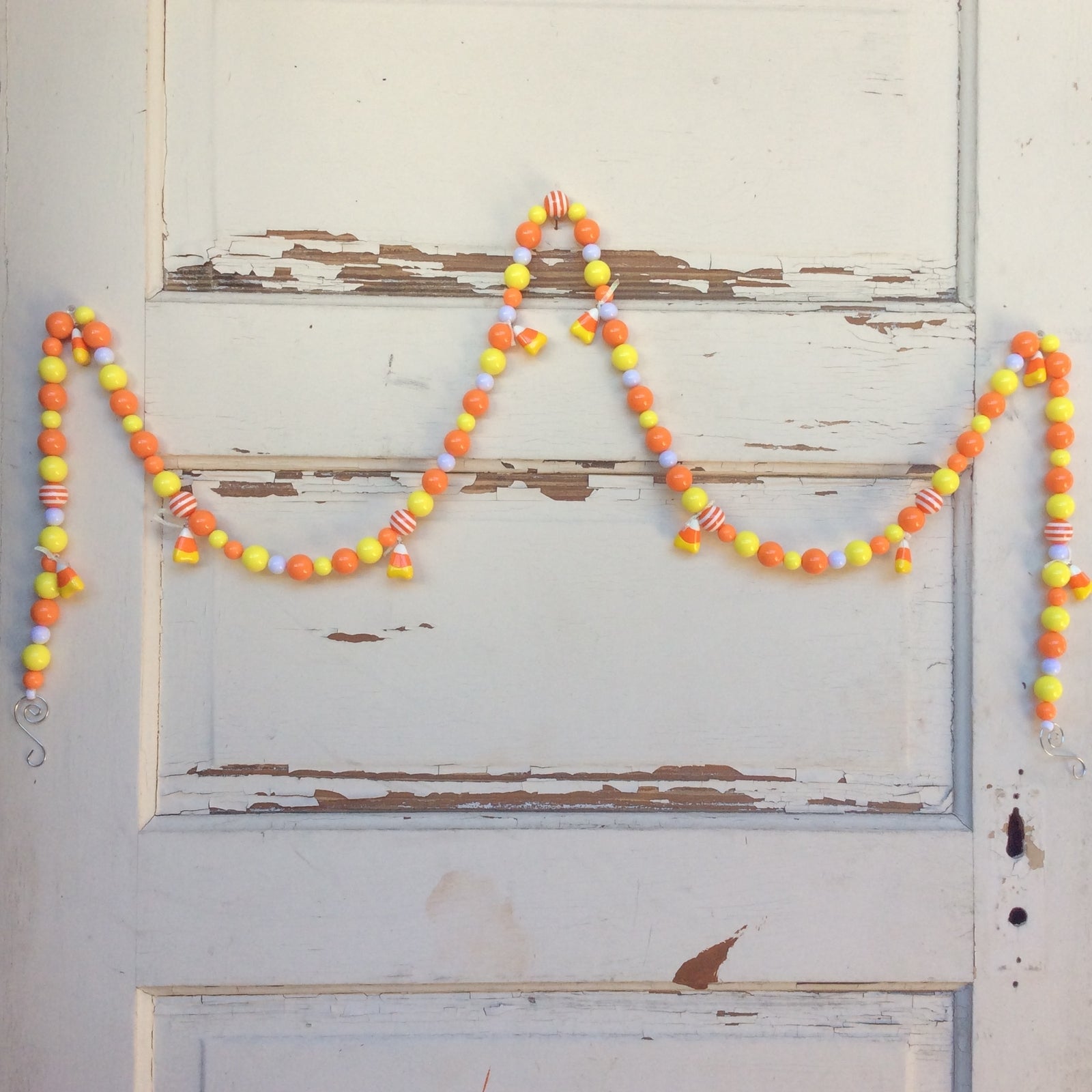 AGD Halloween Decor – Candy Corn Chunky Bead String Garland