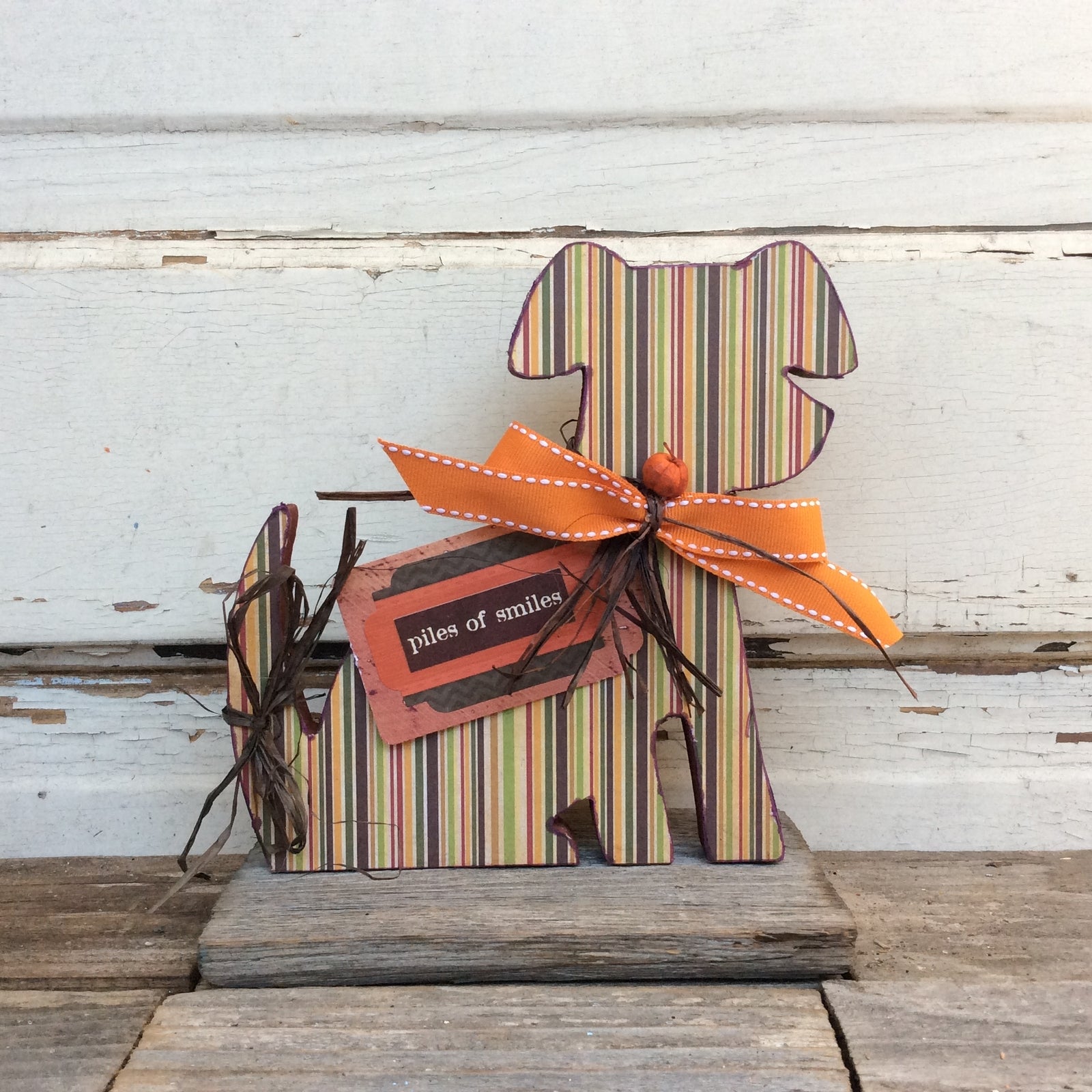 AGD Fall Decor - Piles of Smiles Prim Dog Display