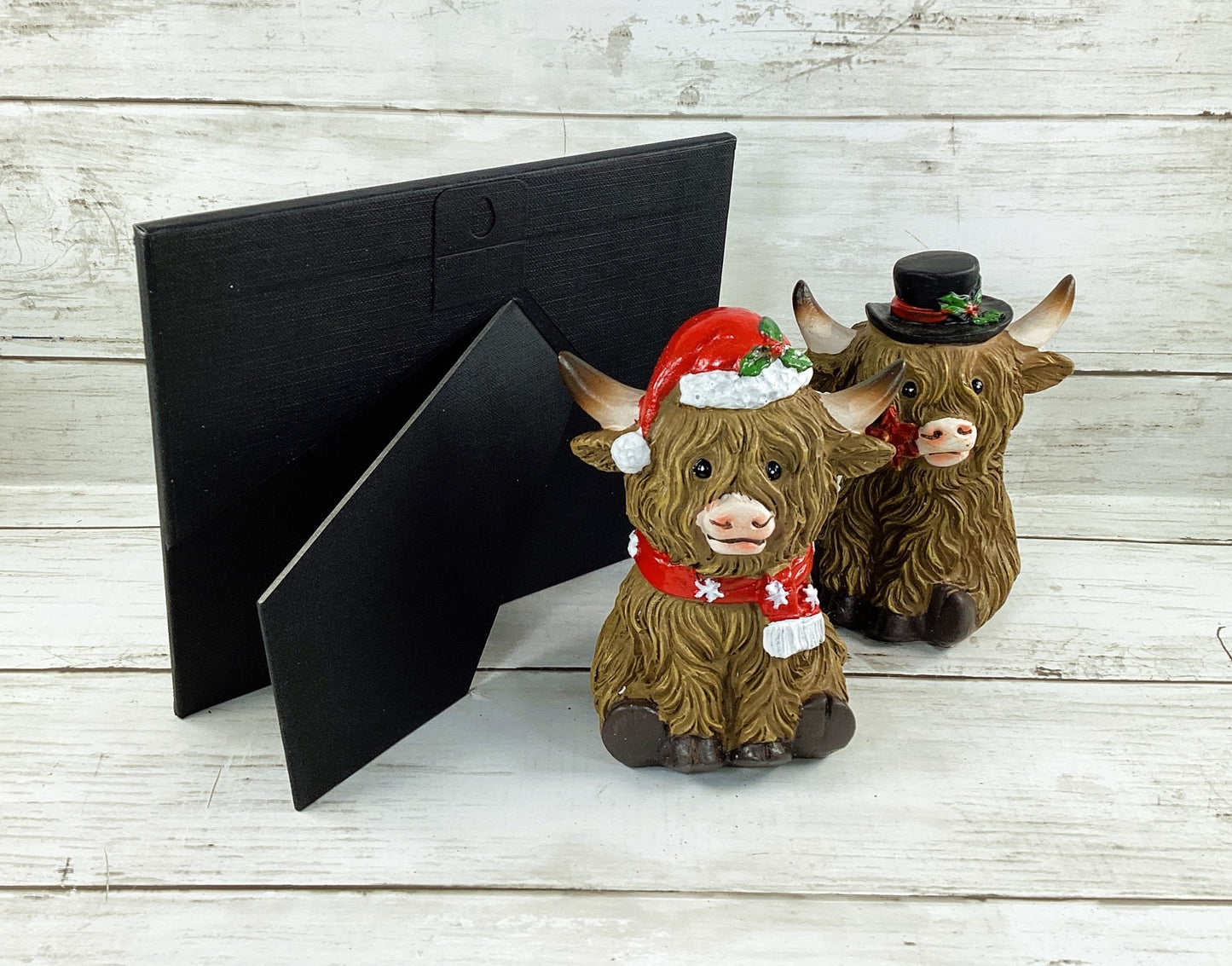AGD Christmas Decor - Resin Scottish Highland Cow Couple Figurines 3pc Set