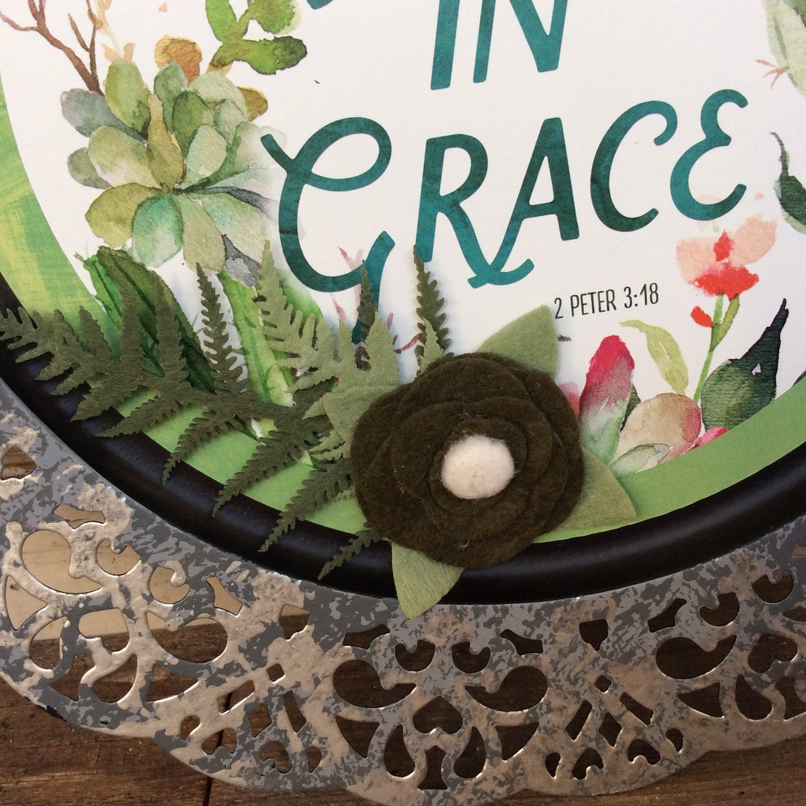 AGD Home Decor - Grow In Grace Greenery Metal Charger Plate