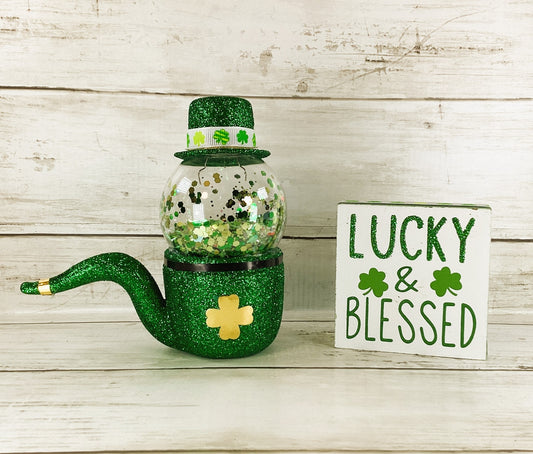 AGD St Patricks Decor - Irish Leprechaun Pipe Shaker & Sign 2pc Set