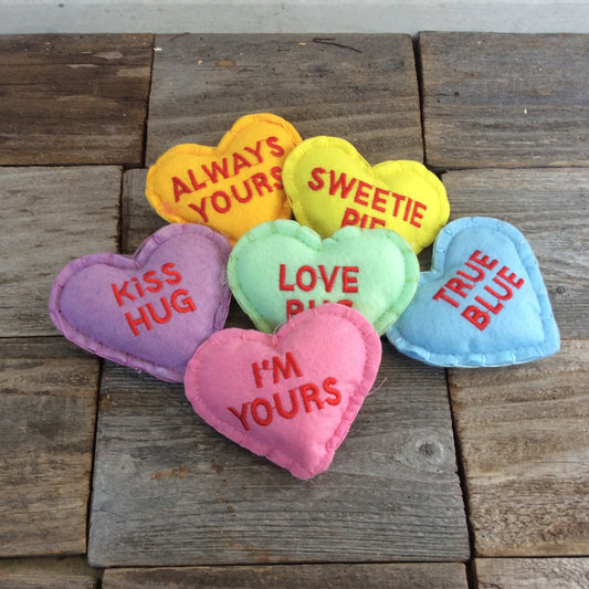 AGD Valentines Decor - Small Scatter Felt Hearts 6pc Set