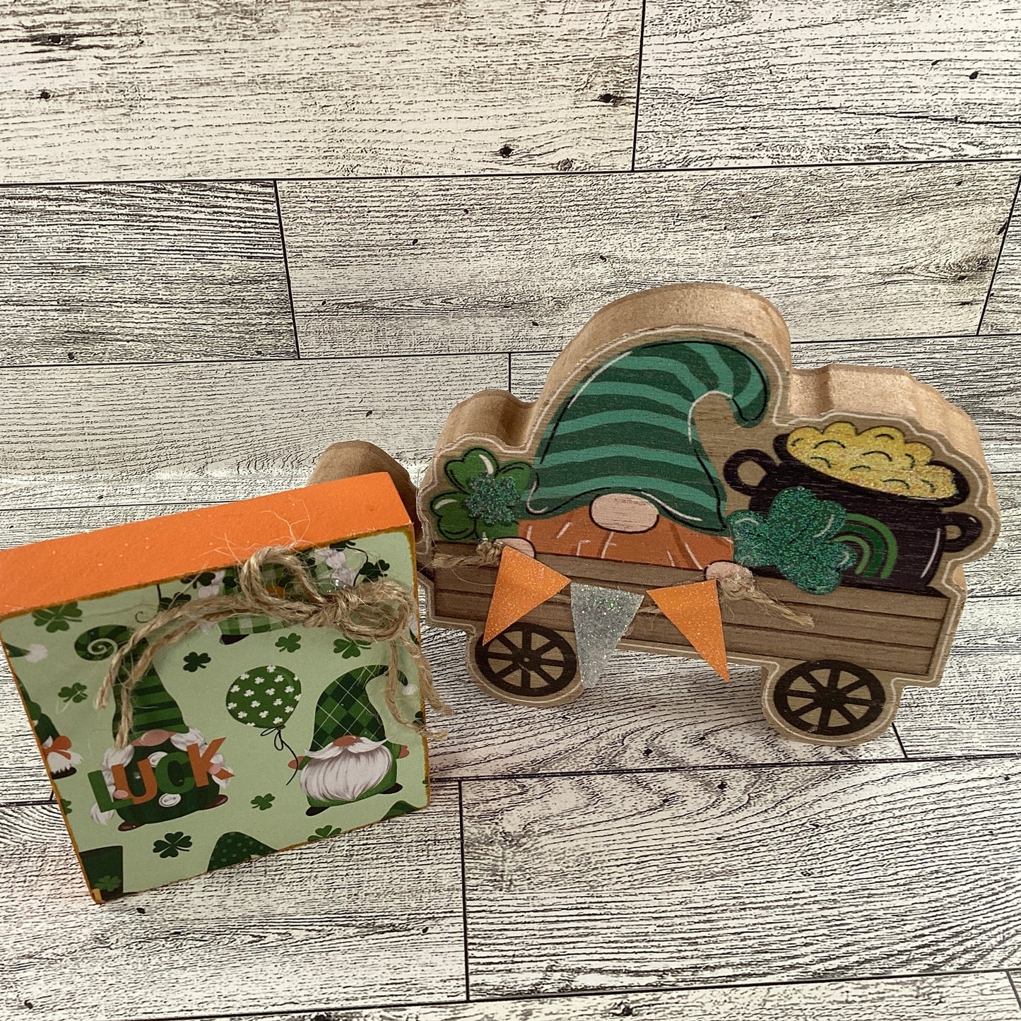AGD St Patrick's Decor - Luck Gnome Chunky Wagon Sign 2pc Set