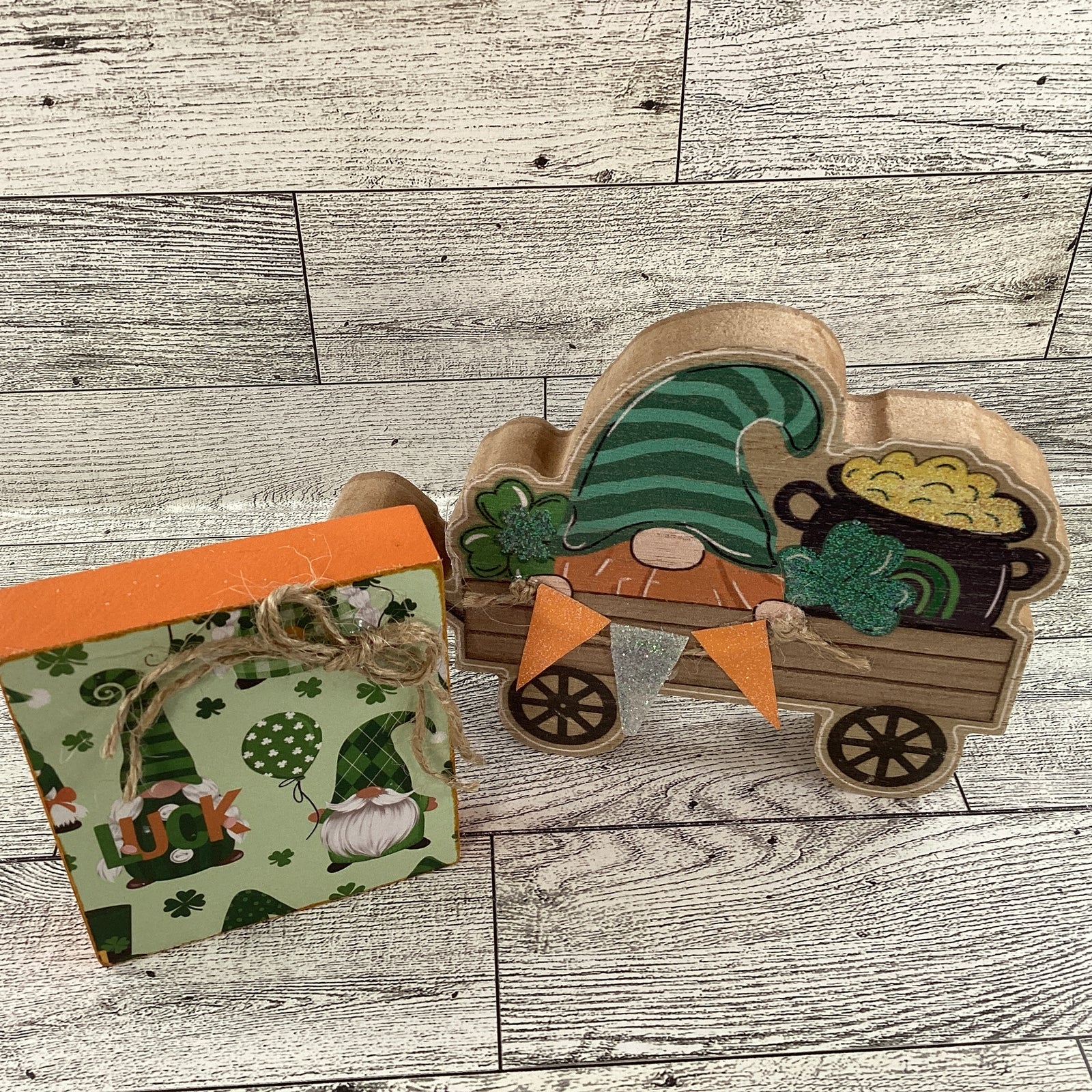 AGD St Patrick's Decor - Luck Gnome Chunky Wagon Sign 2pc Set