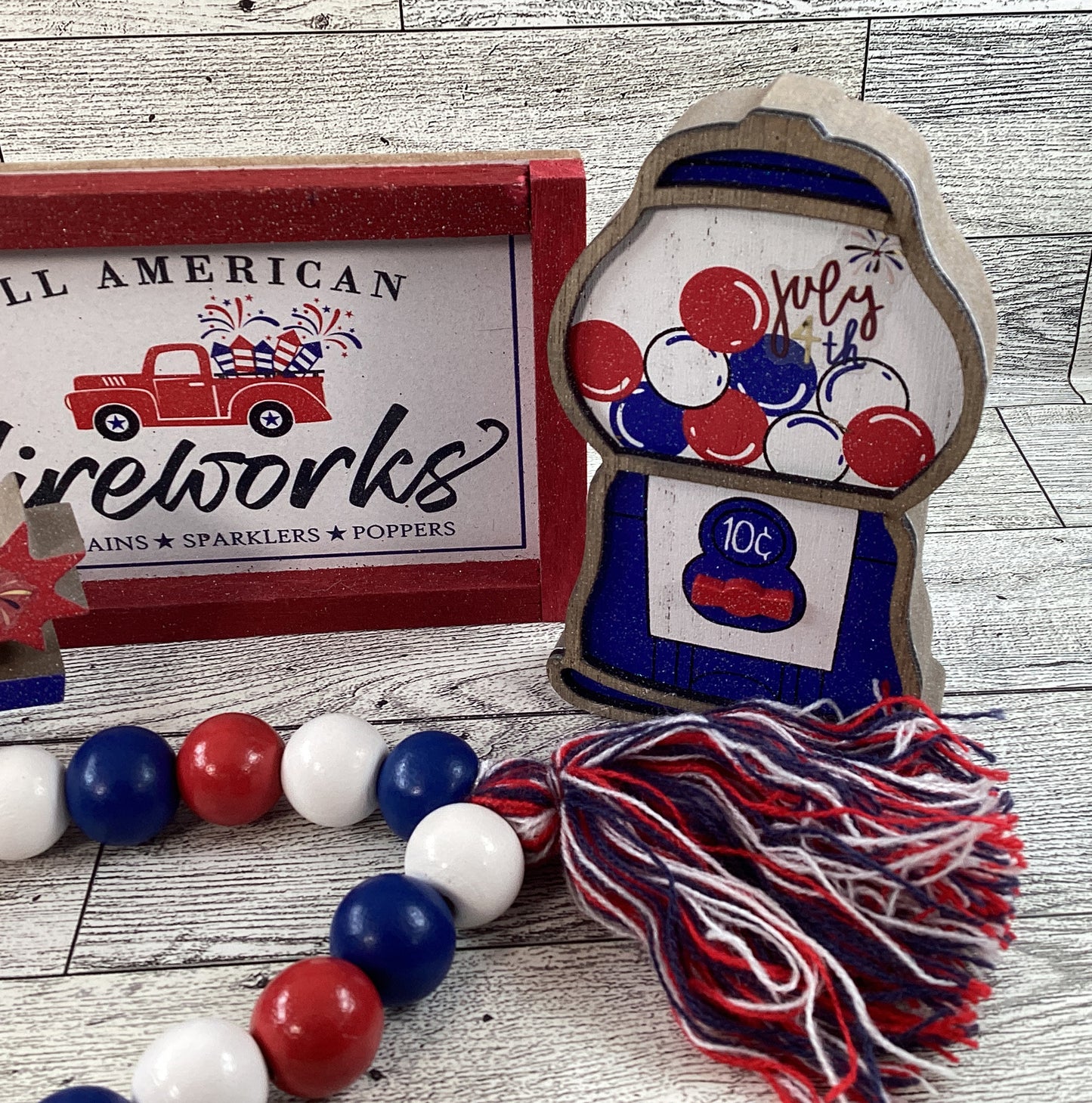 AGD Patriotic Decor - Gumball Firecracker Truck Sign Garland Tier Tray 4pc