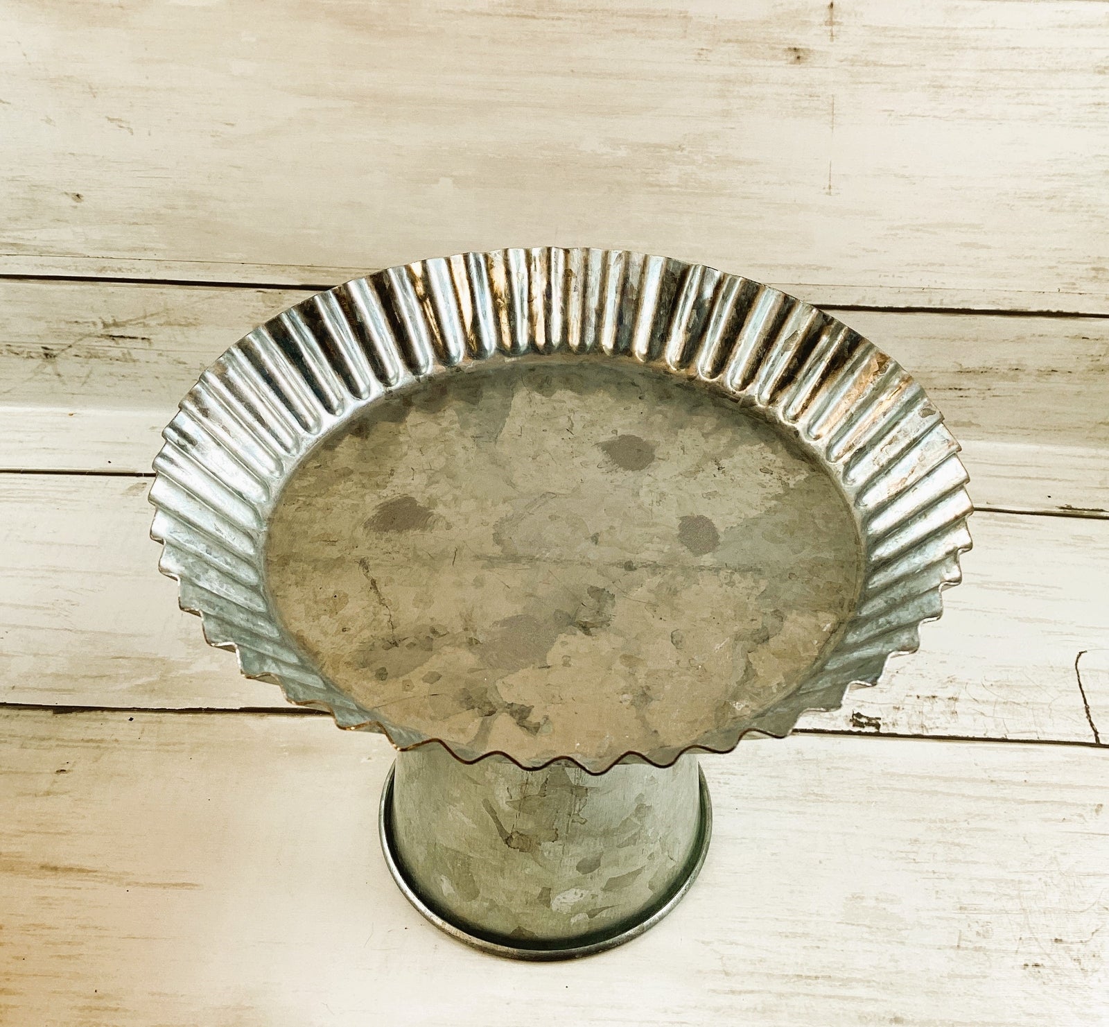 HL Home Decor - Tin Metal Scalloped Cupcake Tier Tray Riser Stand 2pc Set