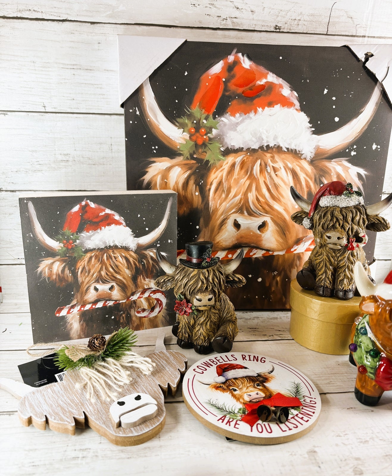 HL Christmas Decor - Scottish Highland Cow