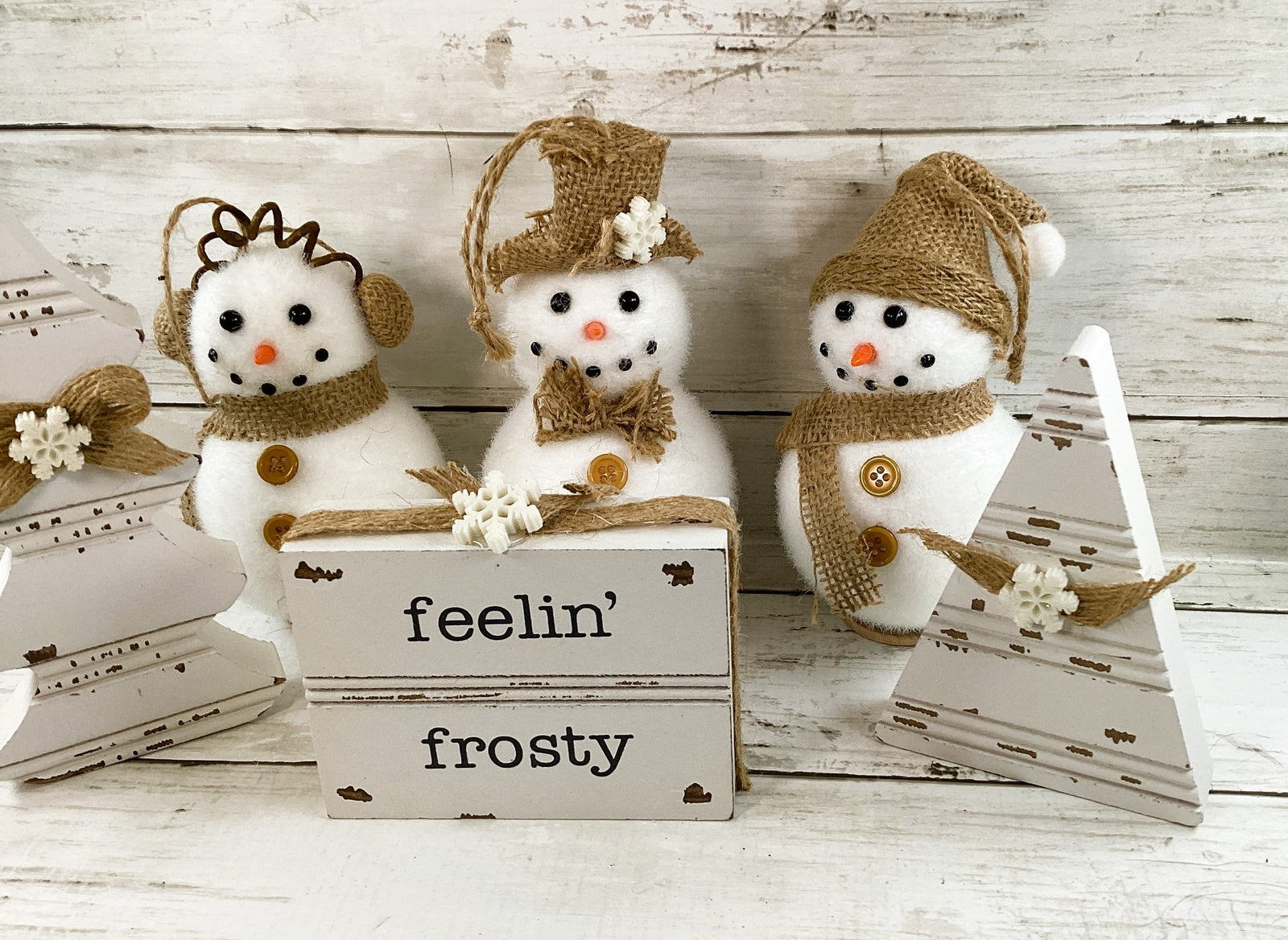 AGD  Christmas Decor - Chippy Wood Feeling Frosty Snowmen 6pc